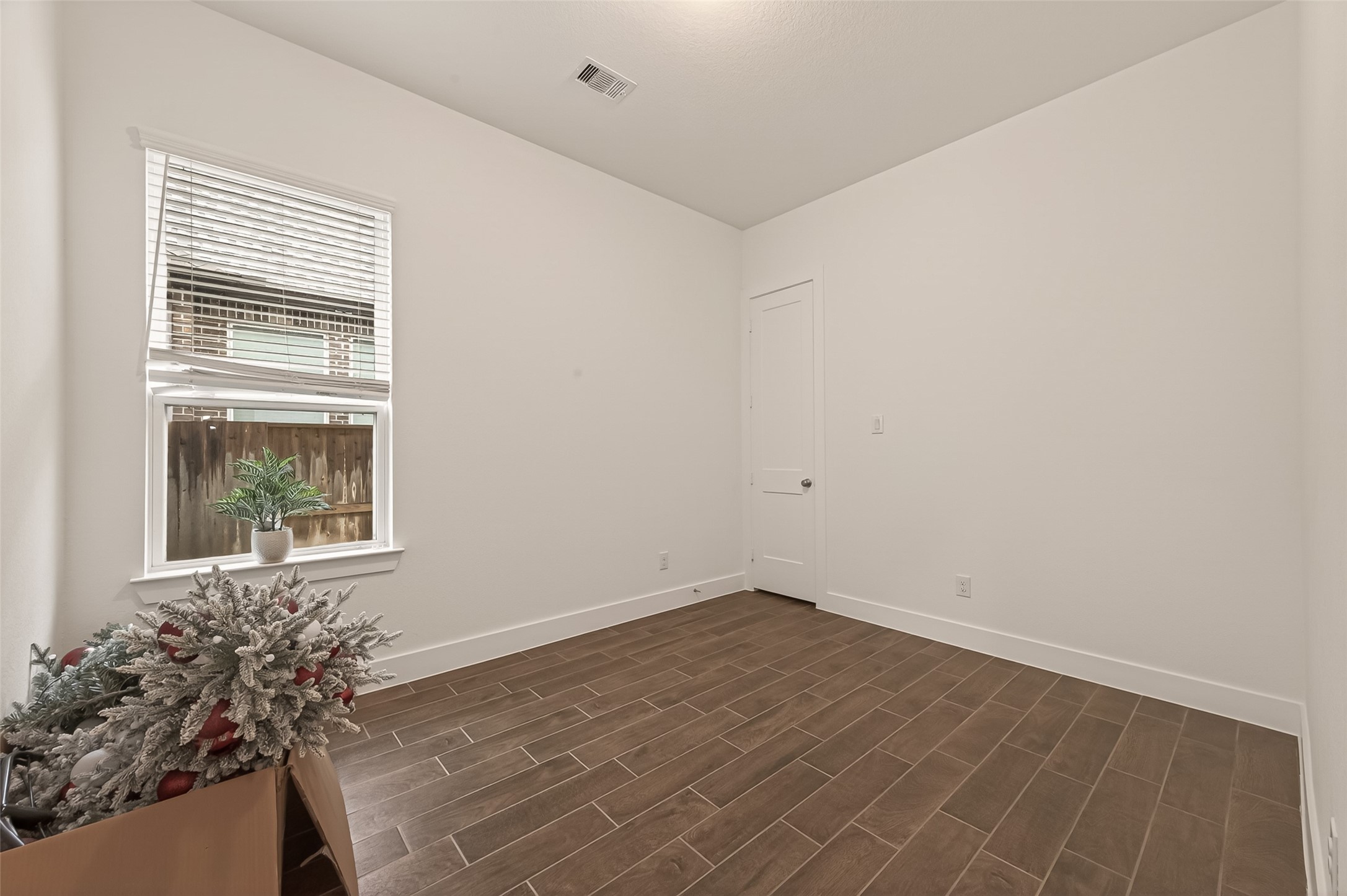5019 Country Meadows Trail Property Photo 28
