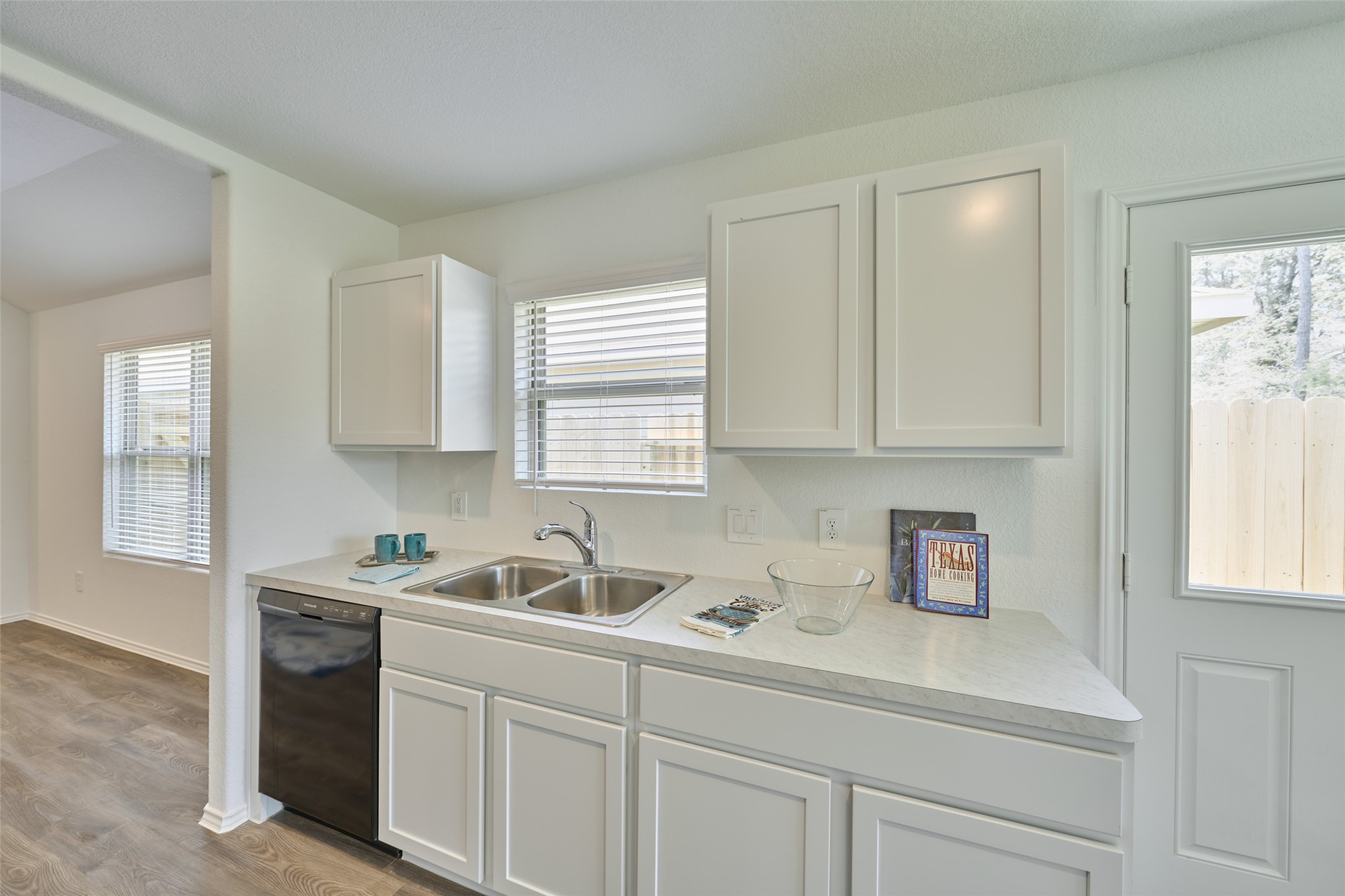 3755 Solanum Drive Property Photo 9