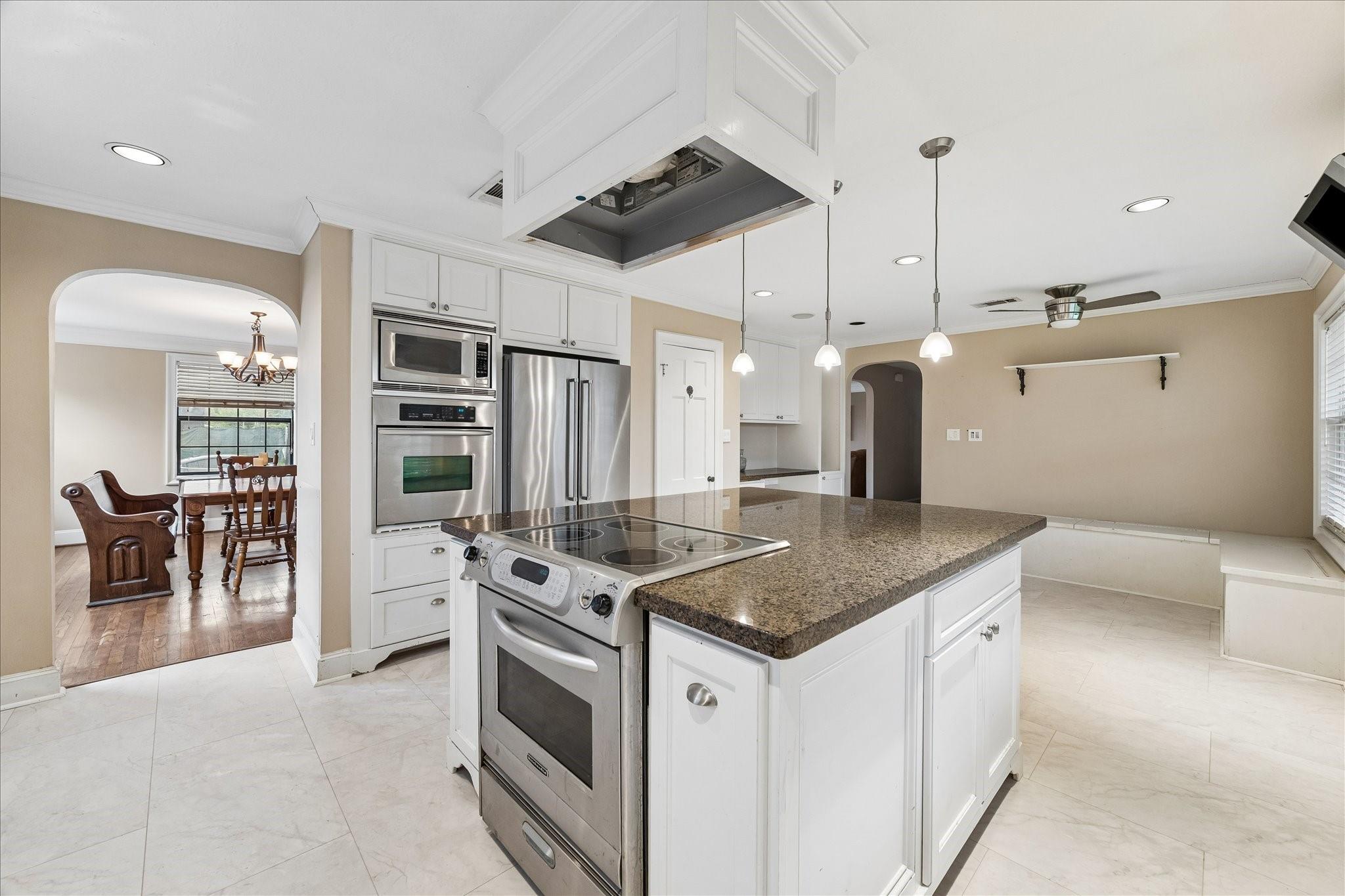 1330 Des Jardines Street, Houston Tx 77023 Property Photo 2