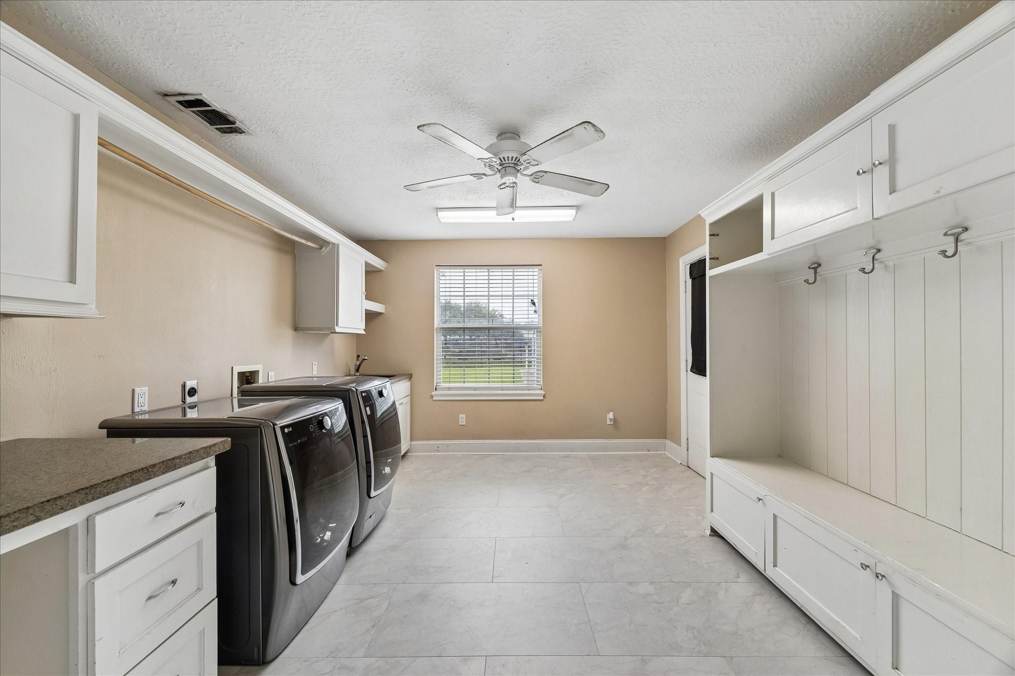 1330 Des Jardines Street, Houston Tx 77023 Property Photo 6