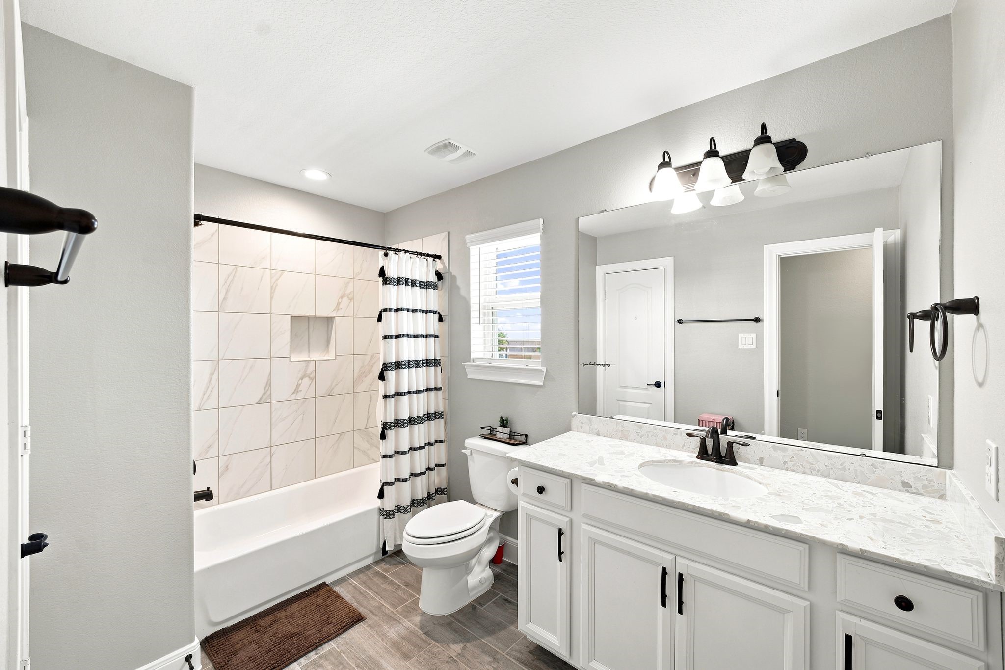 15211 Icet Creek Avenue Property Photo 39