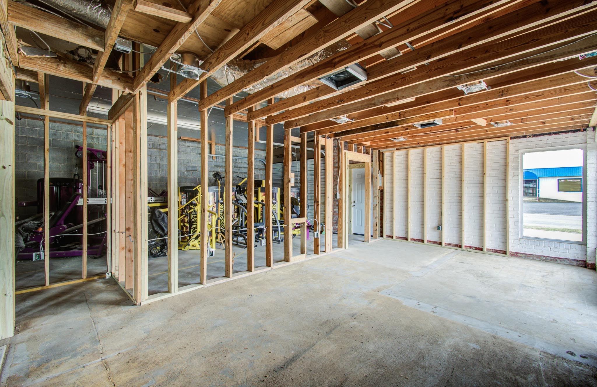401 E Main Street Property Photo 15