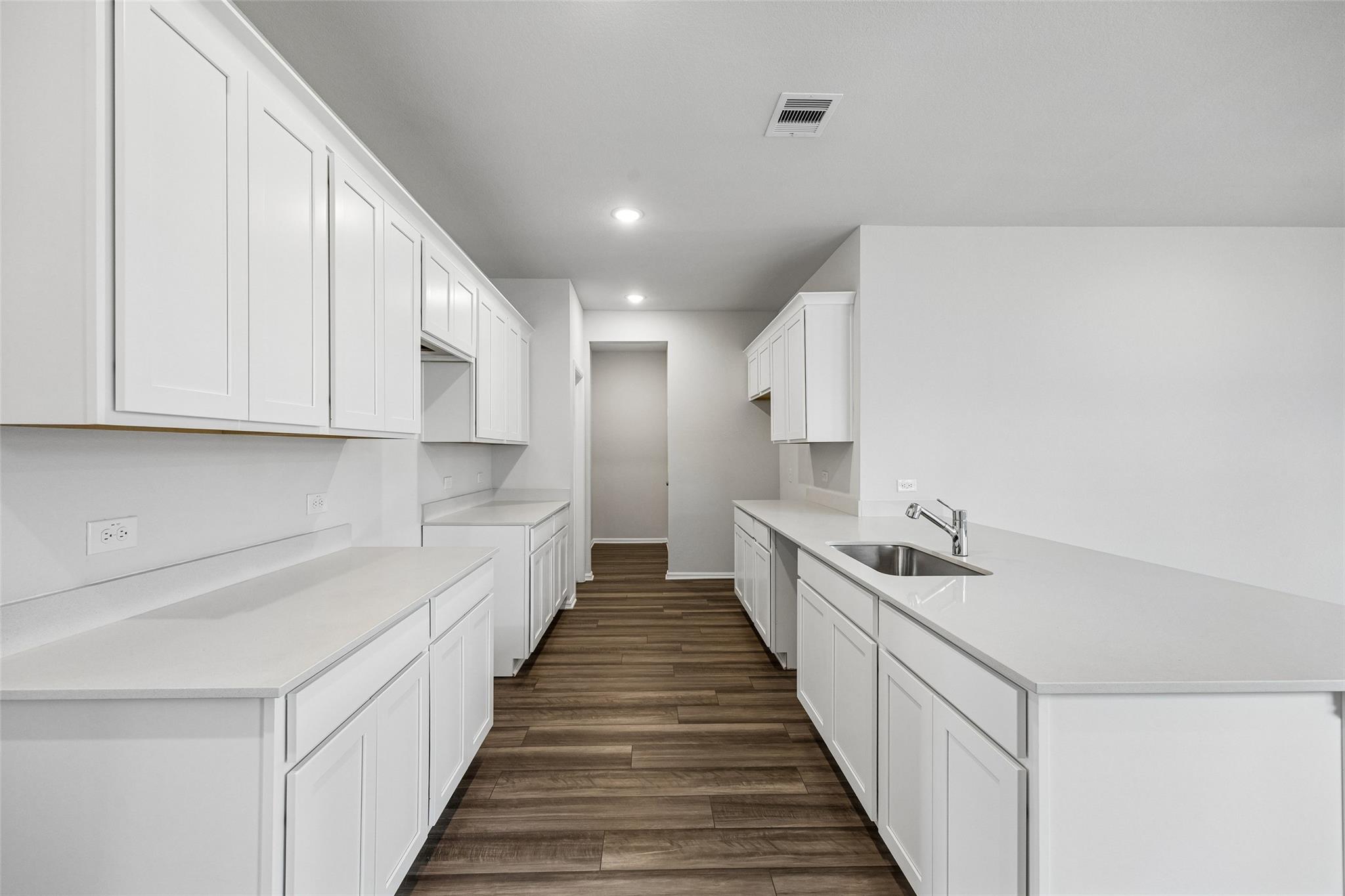 1111 Novelle Bend Drive Property Photo 4