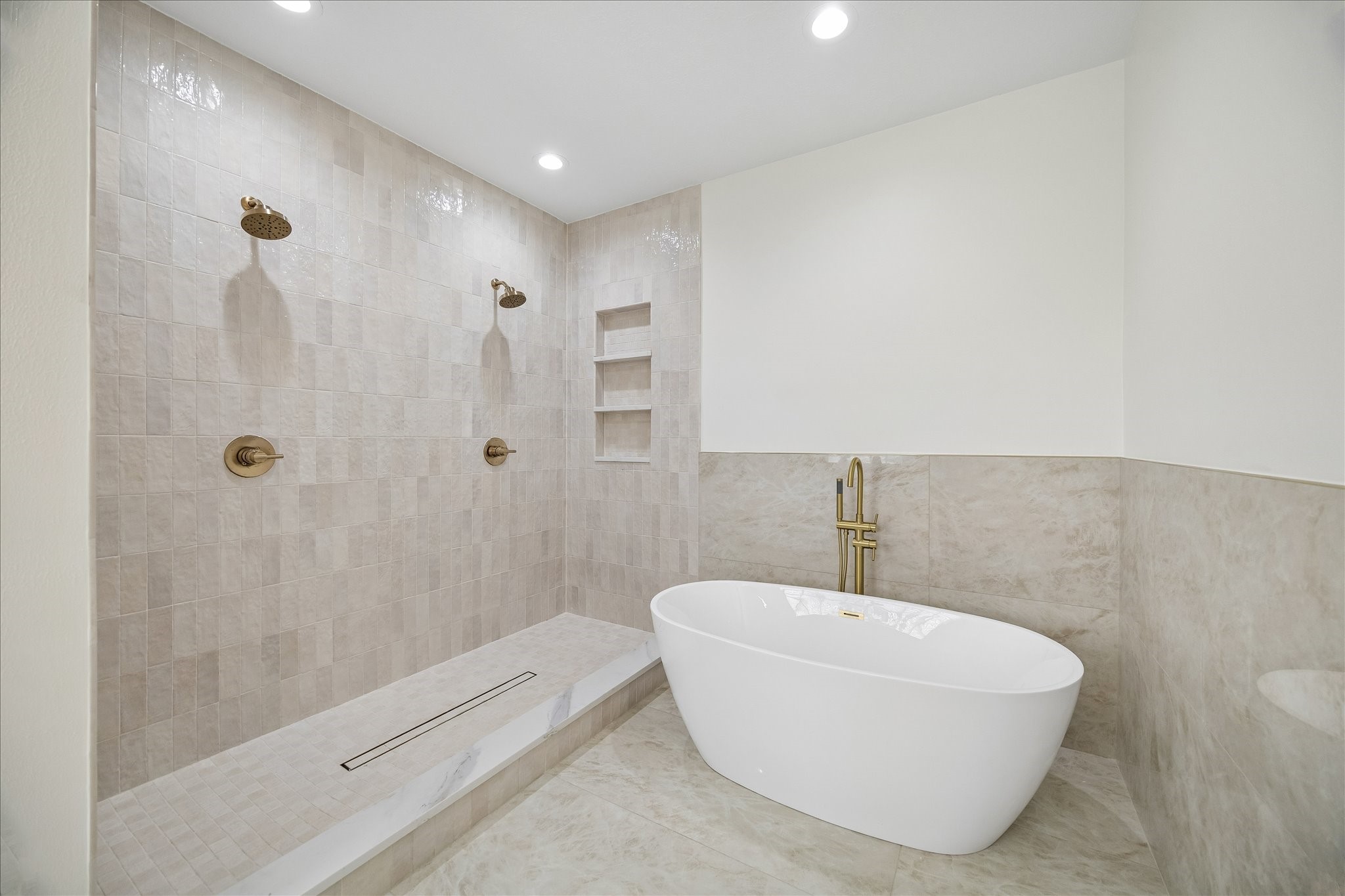 721 W 41st Street Property Photo 10