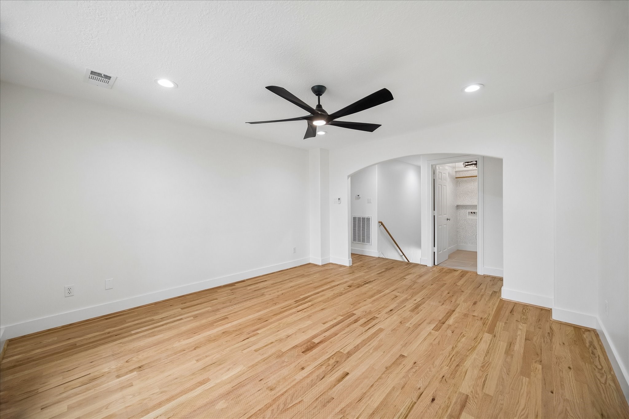 721 W 41st Street Property Photo 13
