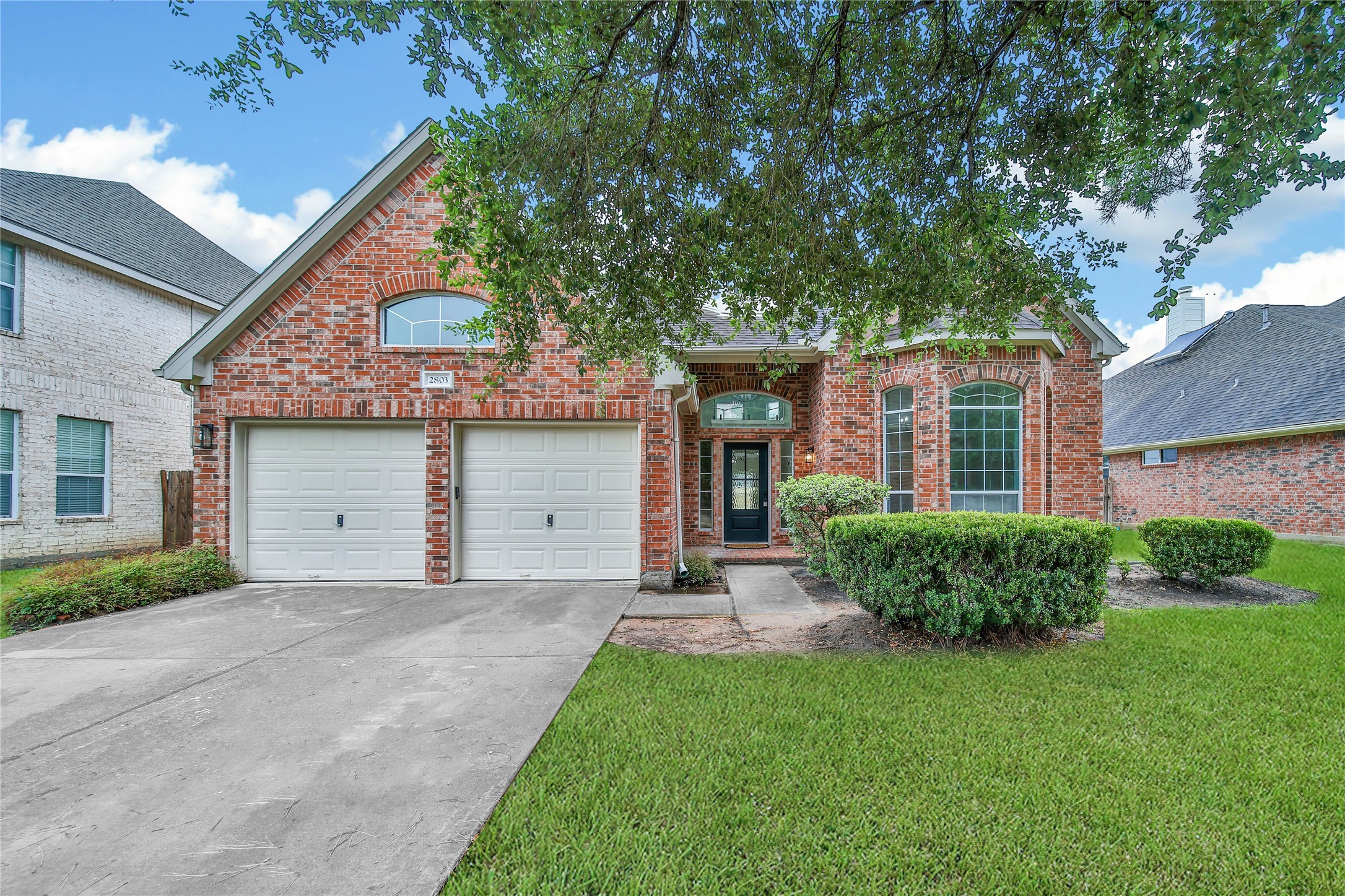 2803 Falcon Knoll Lane Property Photo 2