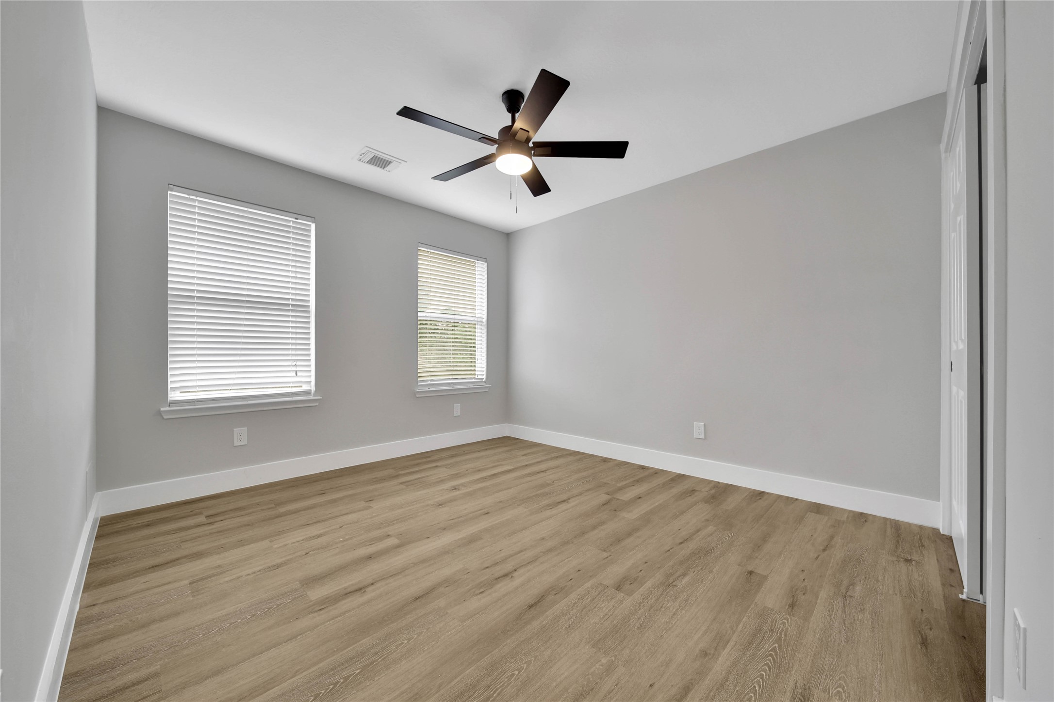 2803 Falcon Knoll Lane Property Photo 29