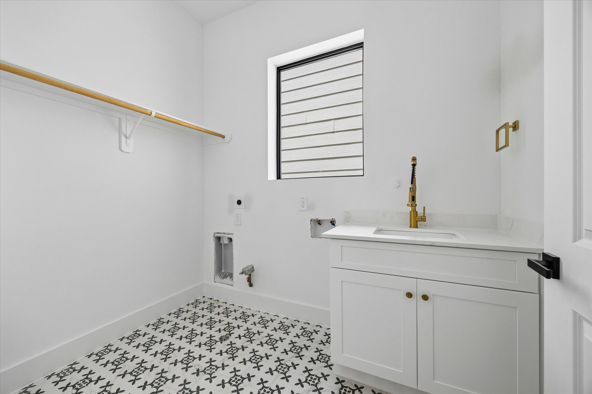 1325 W 22nd Street Property Photo 26
