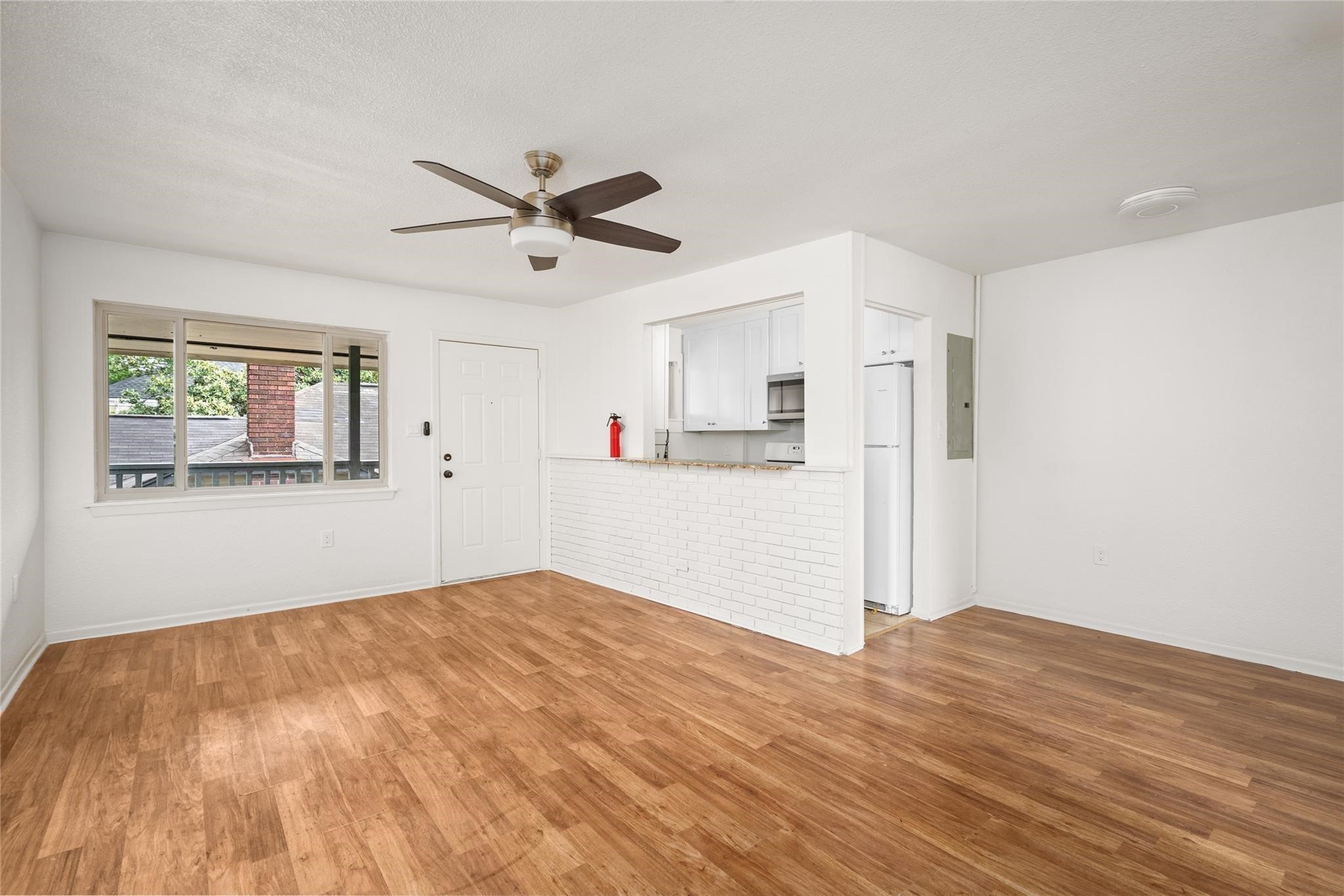 3910 Dallas Street Property Photo 6