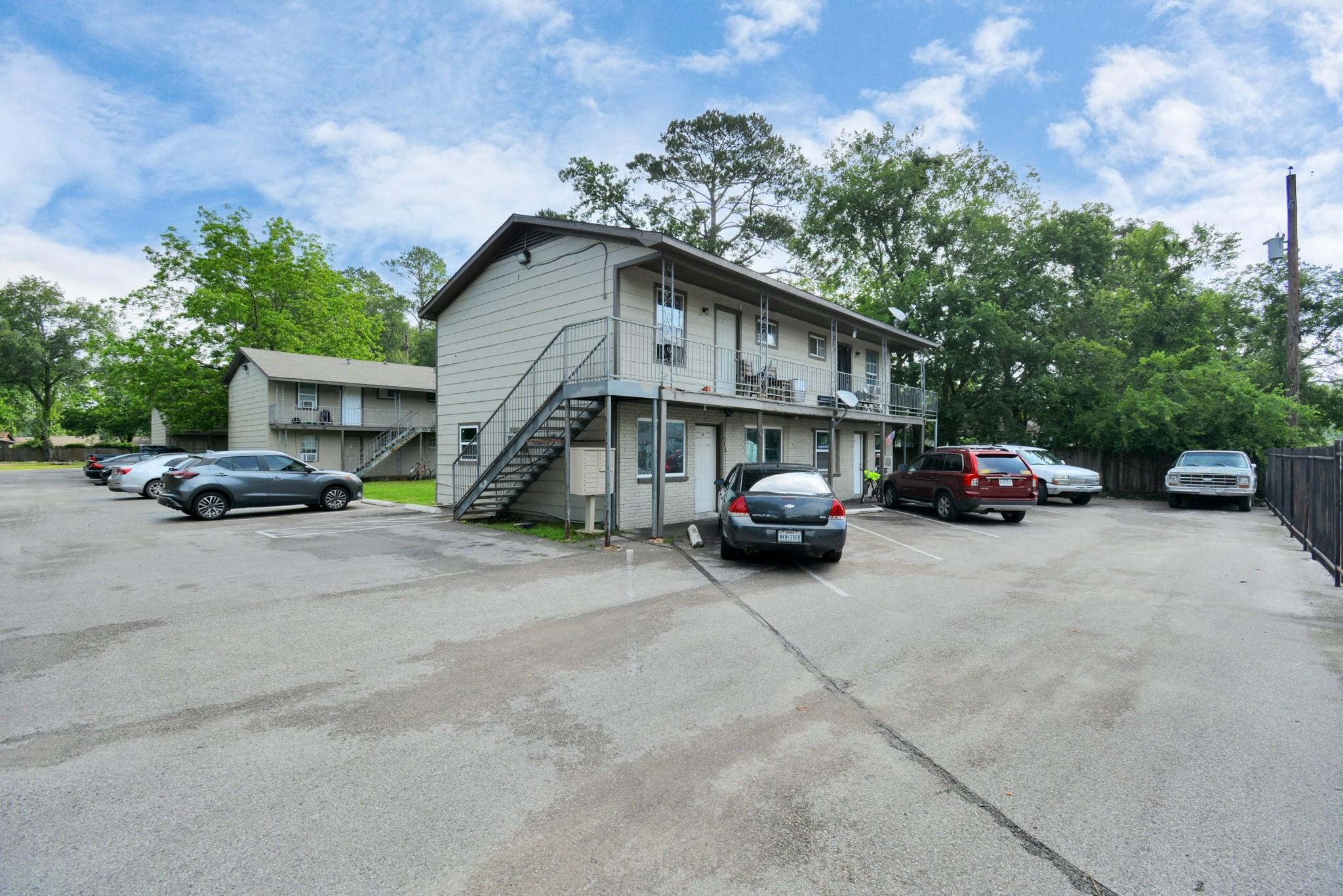 9211 N Green River Drive B Property Photo 1