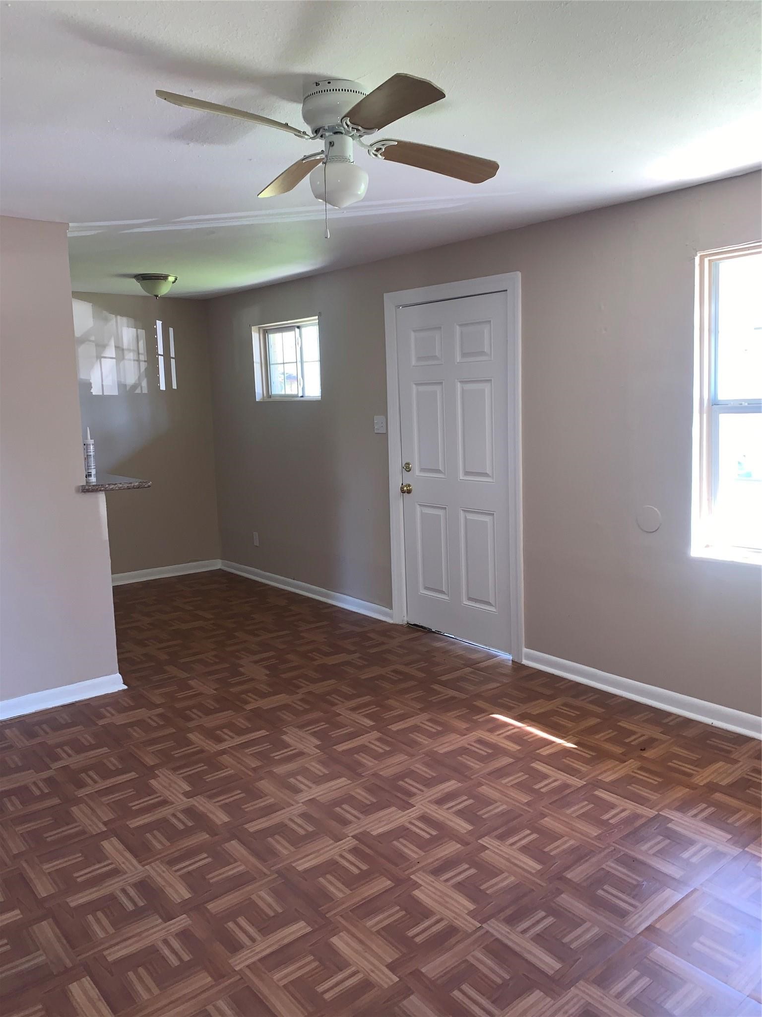 9211 N Green River Drive B Property Photo 4