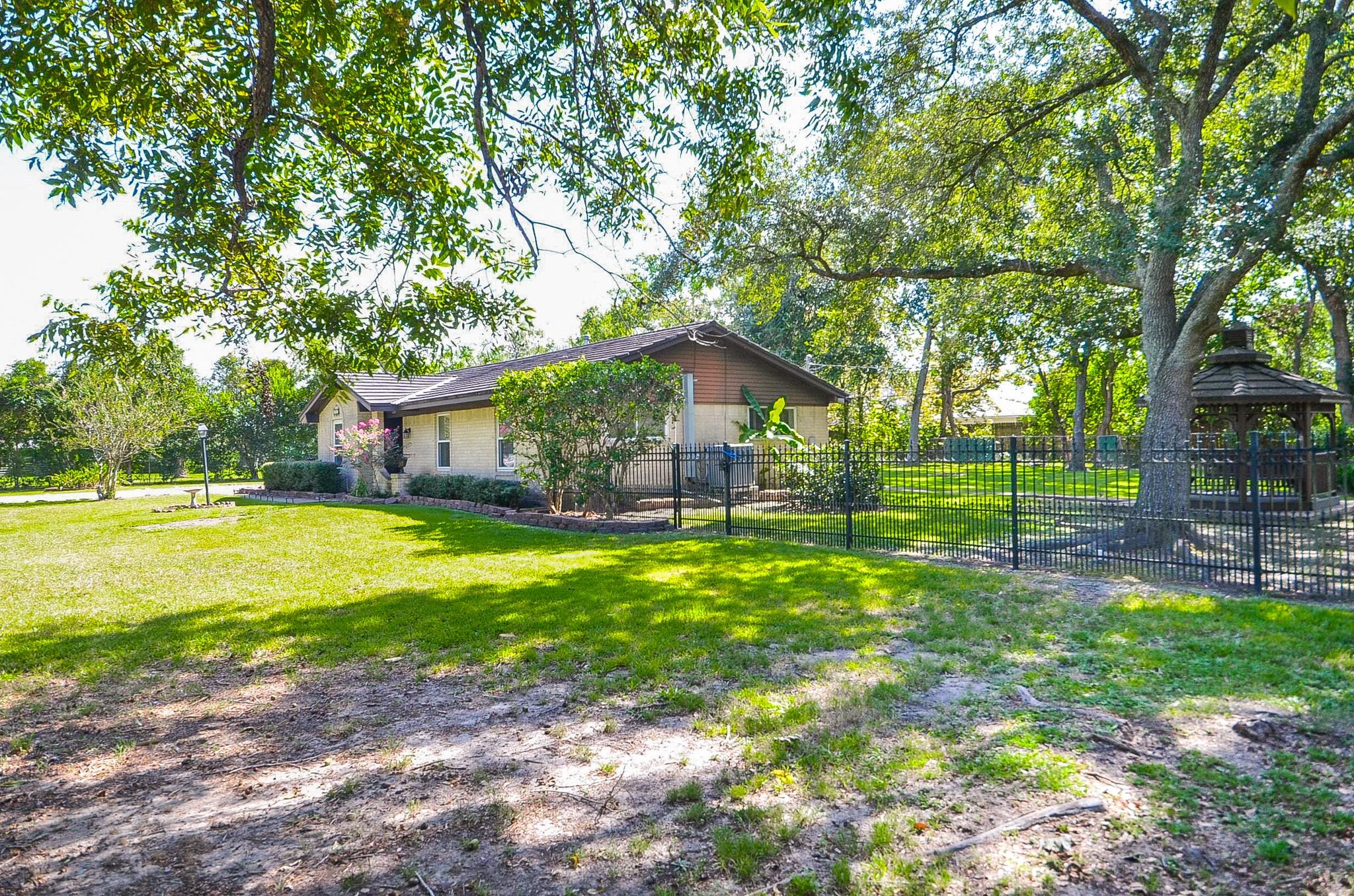 3207 Hamm Road Property Photo 2