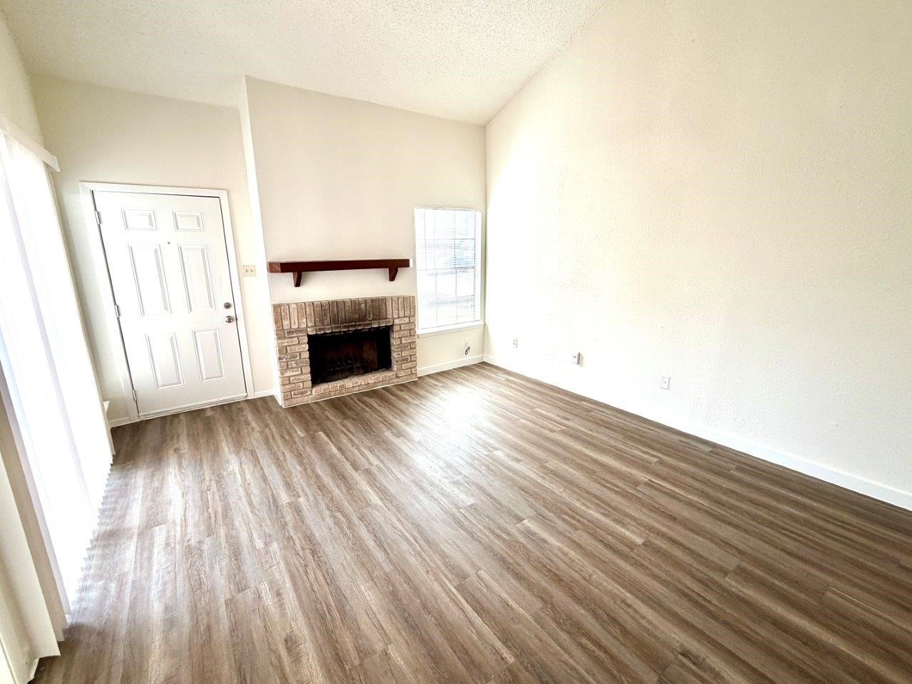 11983 Bob White Drive 848 Property Photo 2