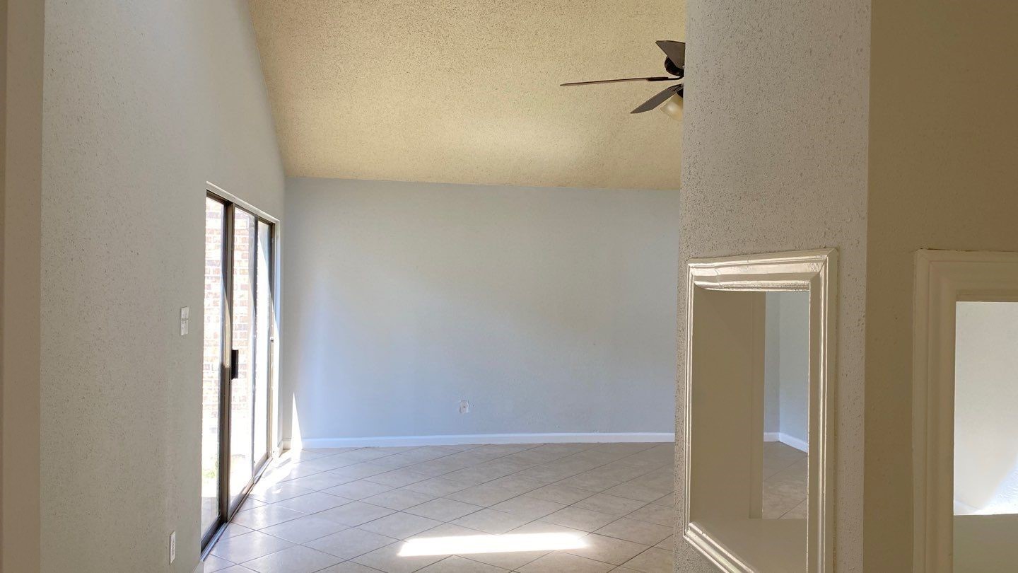 11231 Glenforest Property Photo 4