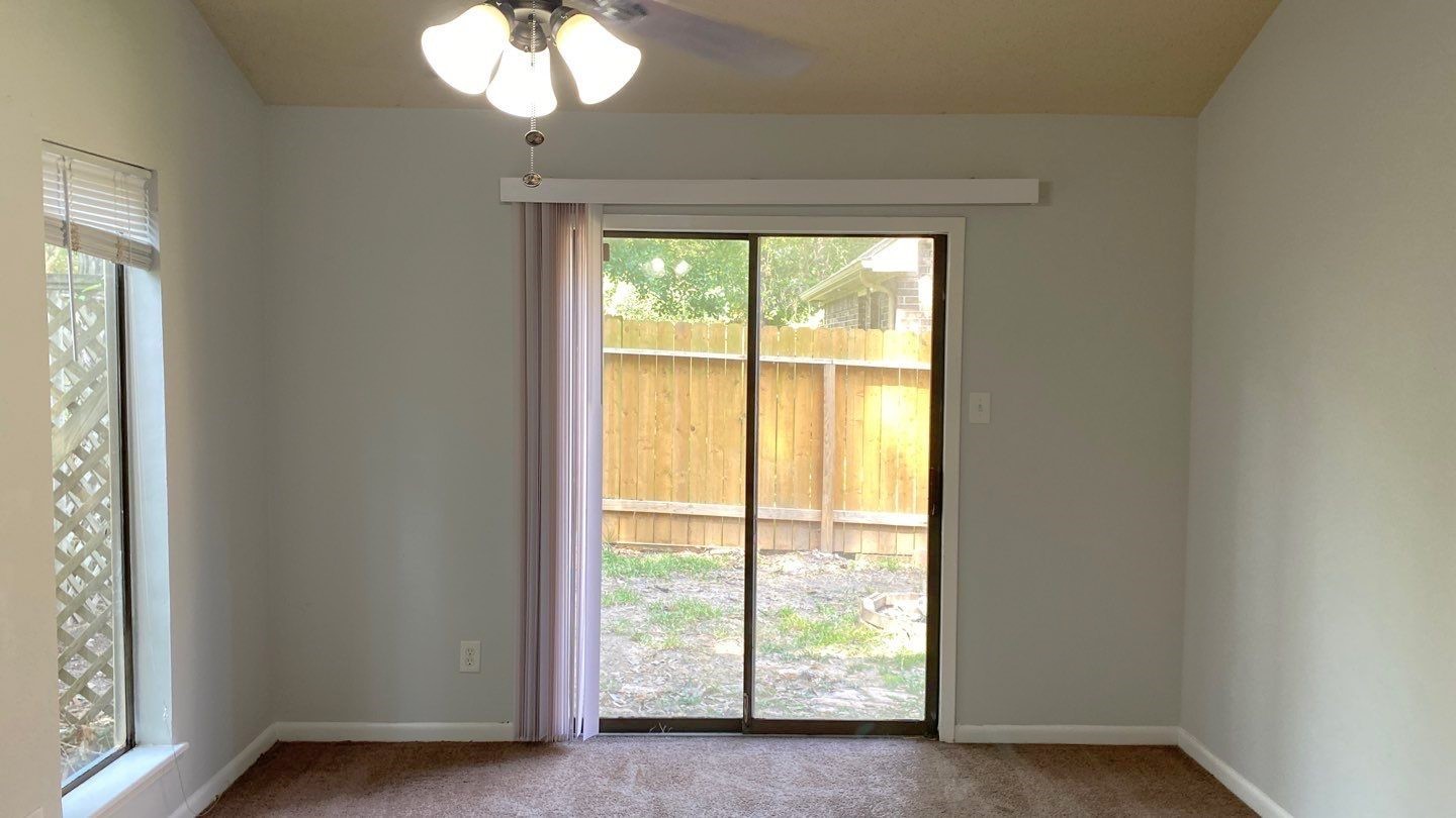 11231 Glenforest Property Photo 5