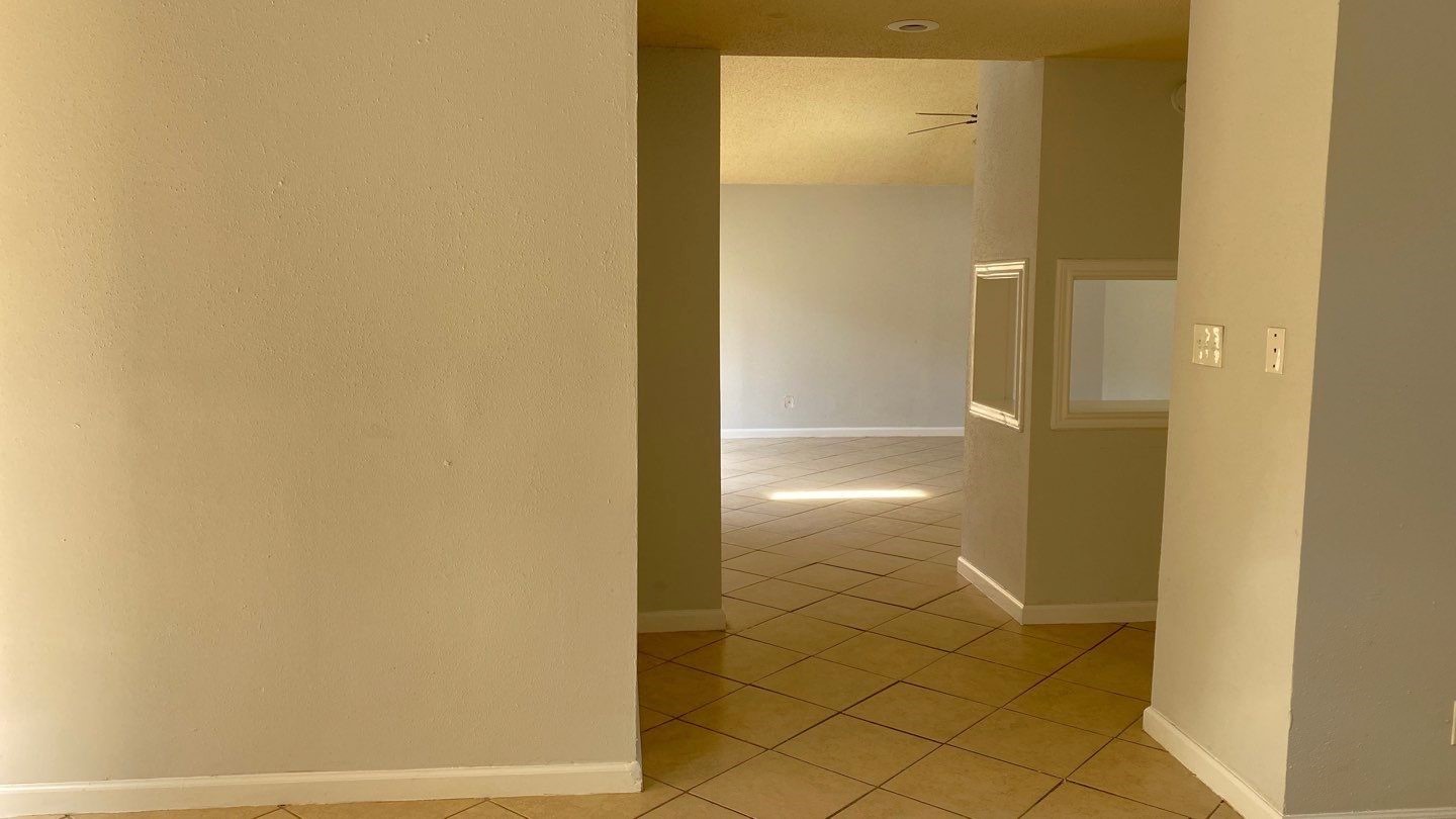 11231 Glenforest Property Photo 6