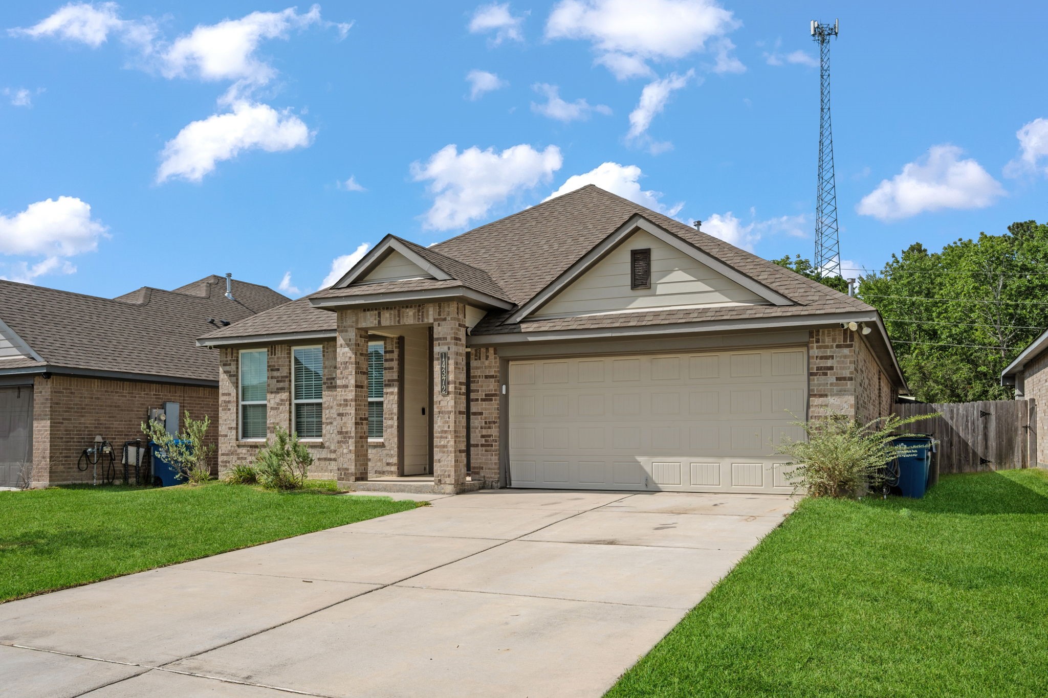 14372 N Summerchase Circle Property Photo 2
