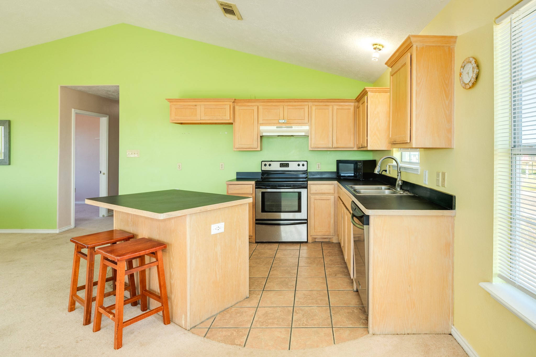 118 Lindrose Street Property Photo 17