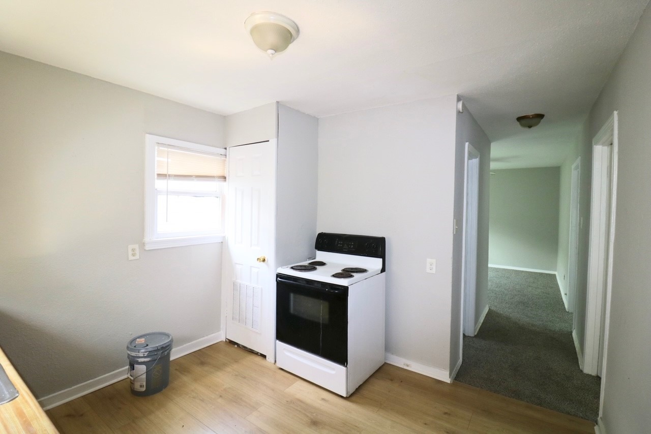 3102 Brackenridge Street 1 Property Photo 6