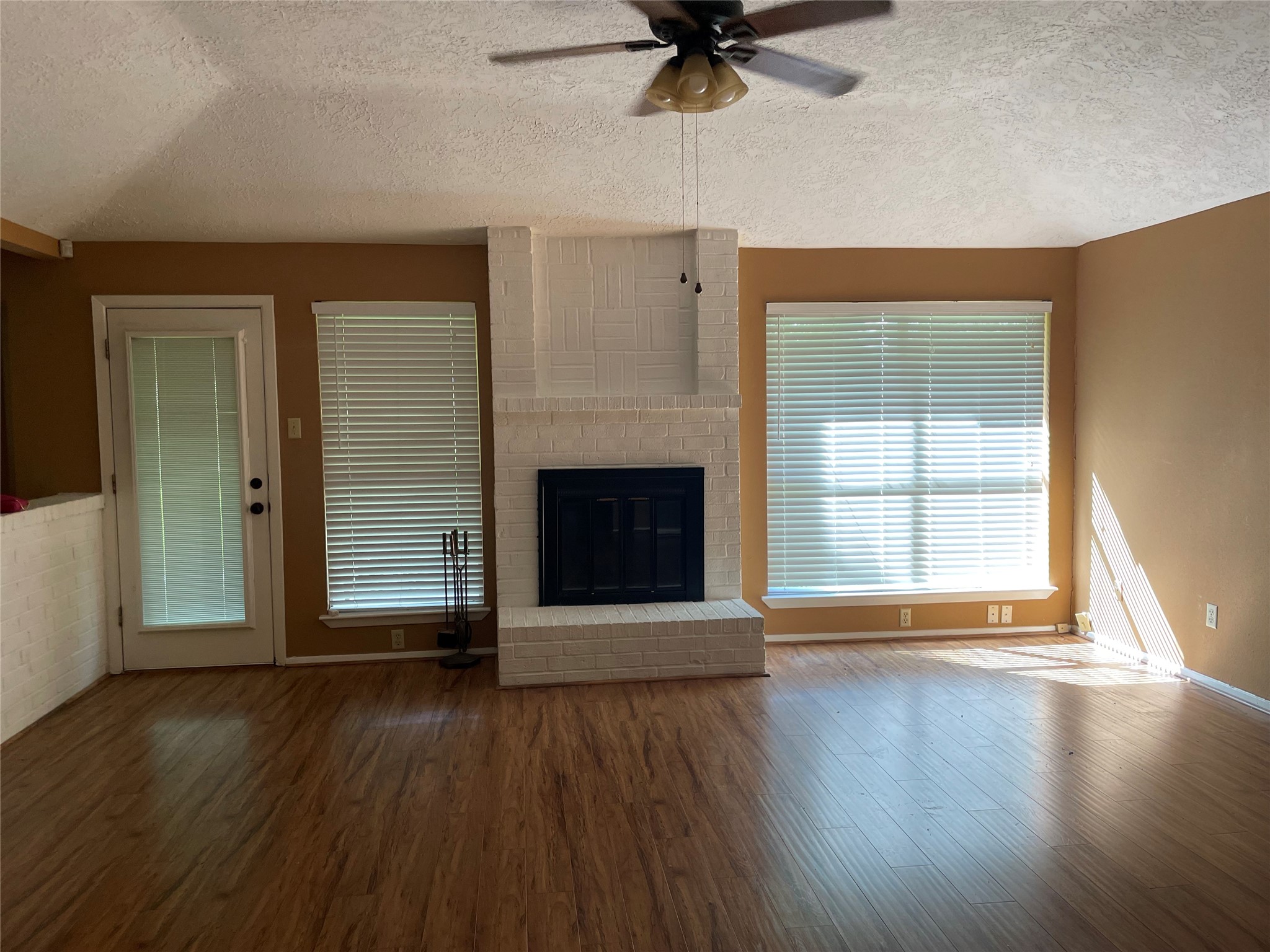1314 Oak Hollow Drive Property Photo 4