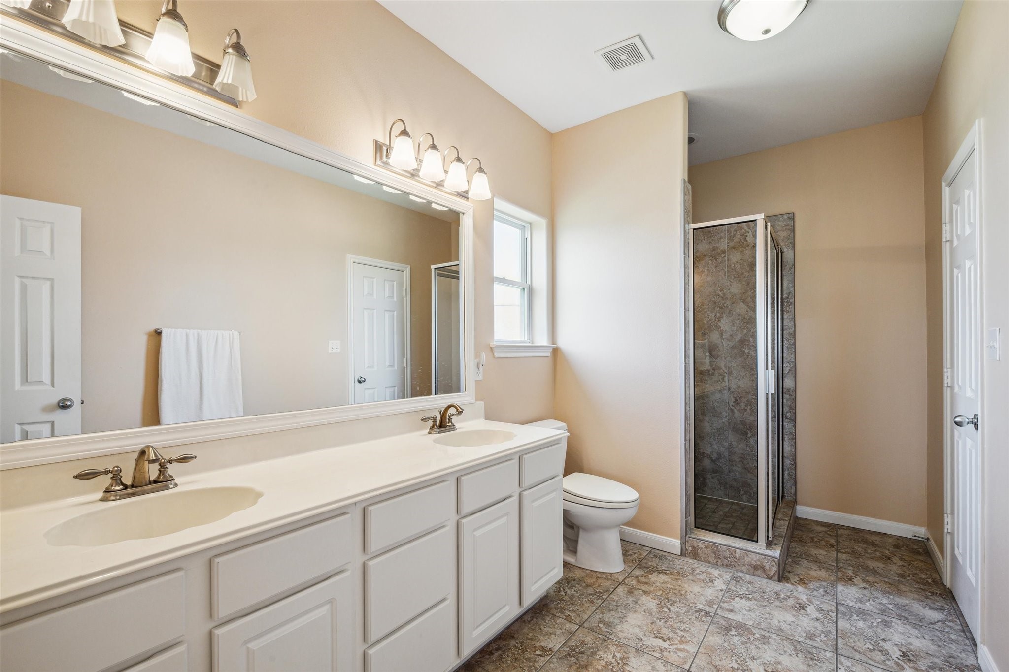 4015 Warchest Court Property Photo 28