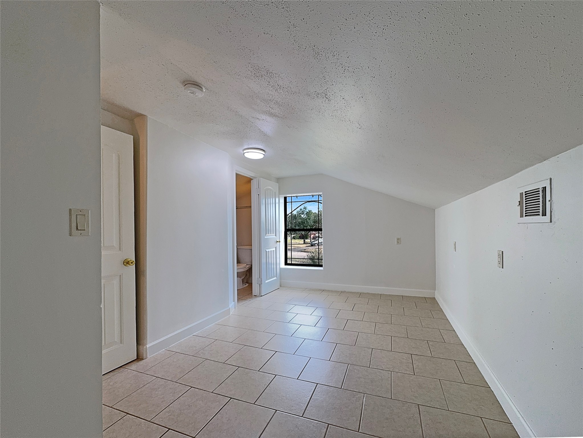 15815 La Cabana Drive Property Photo 5