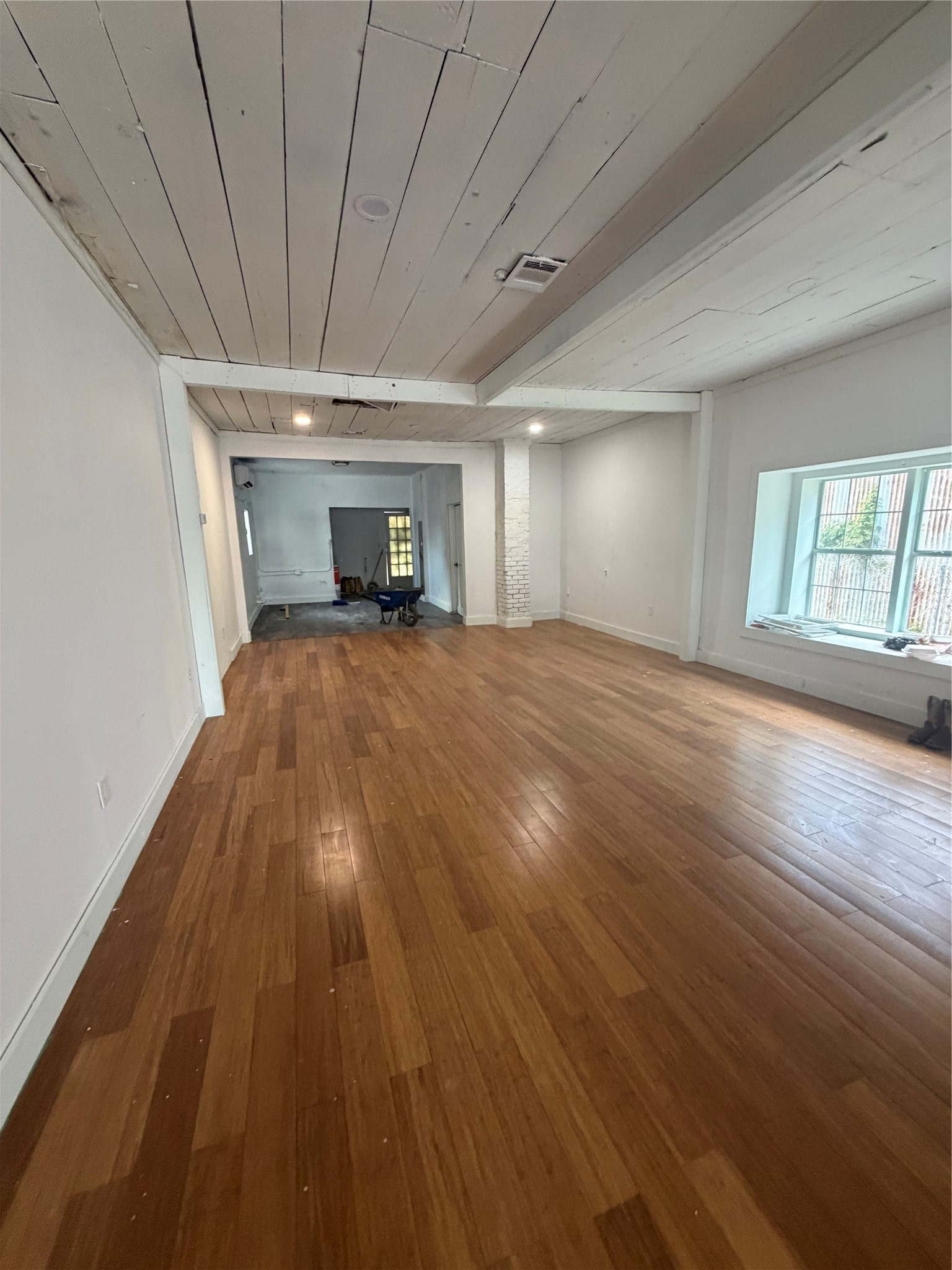 304 Lockwood Drive Property Photo 4
