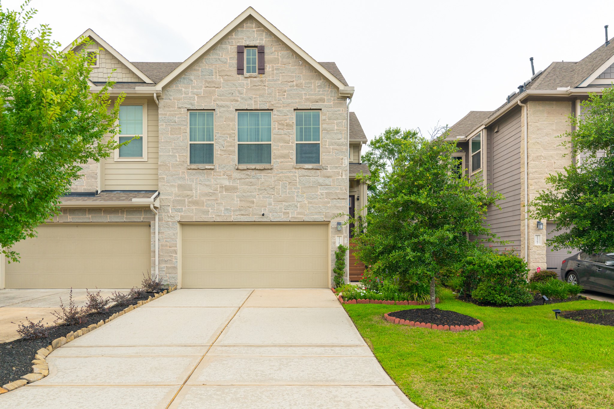 25366 Fallen Acorn Court Property Photo