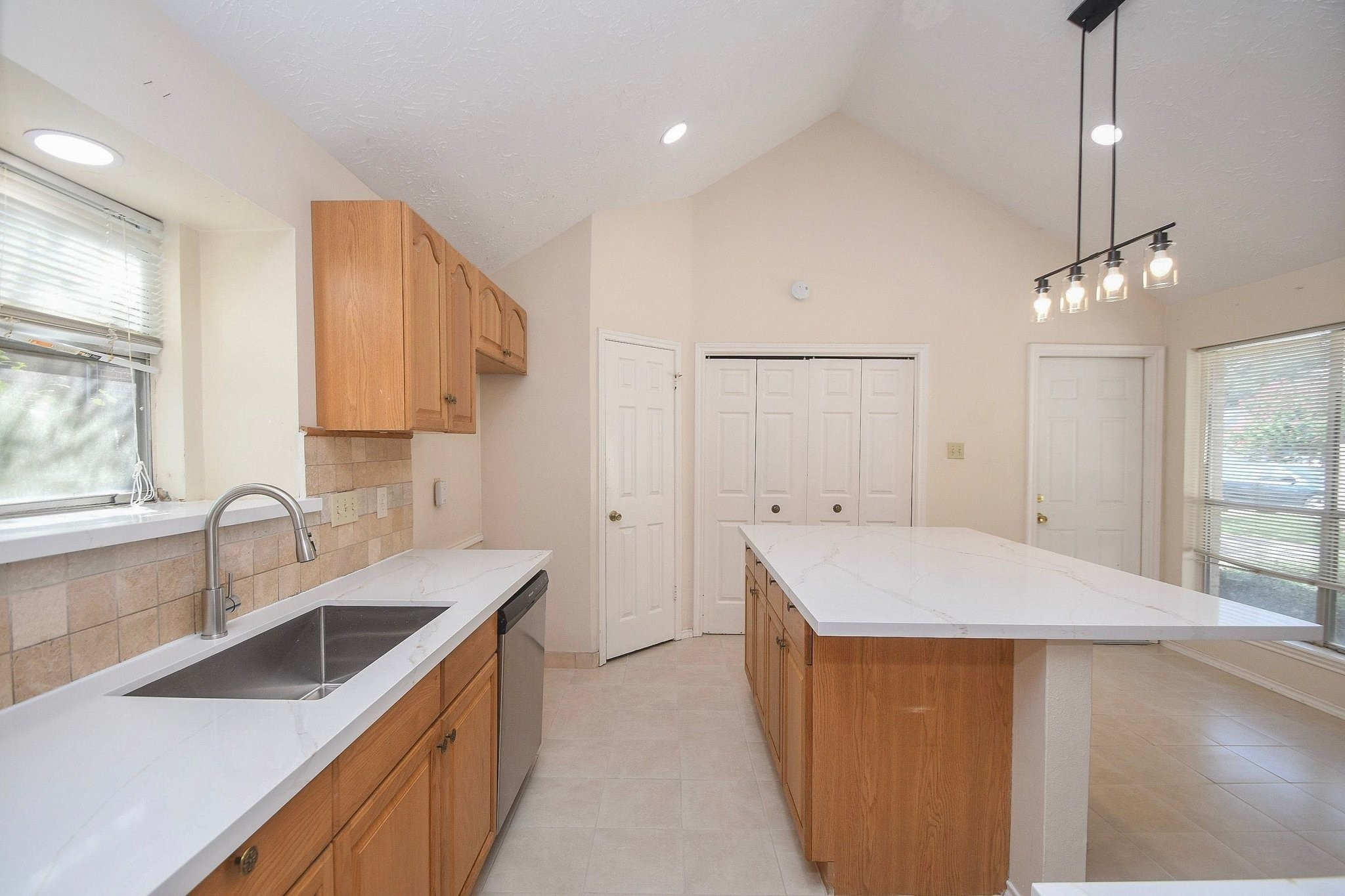 22518 Rangeview Drive Property Photo 7