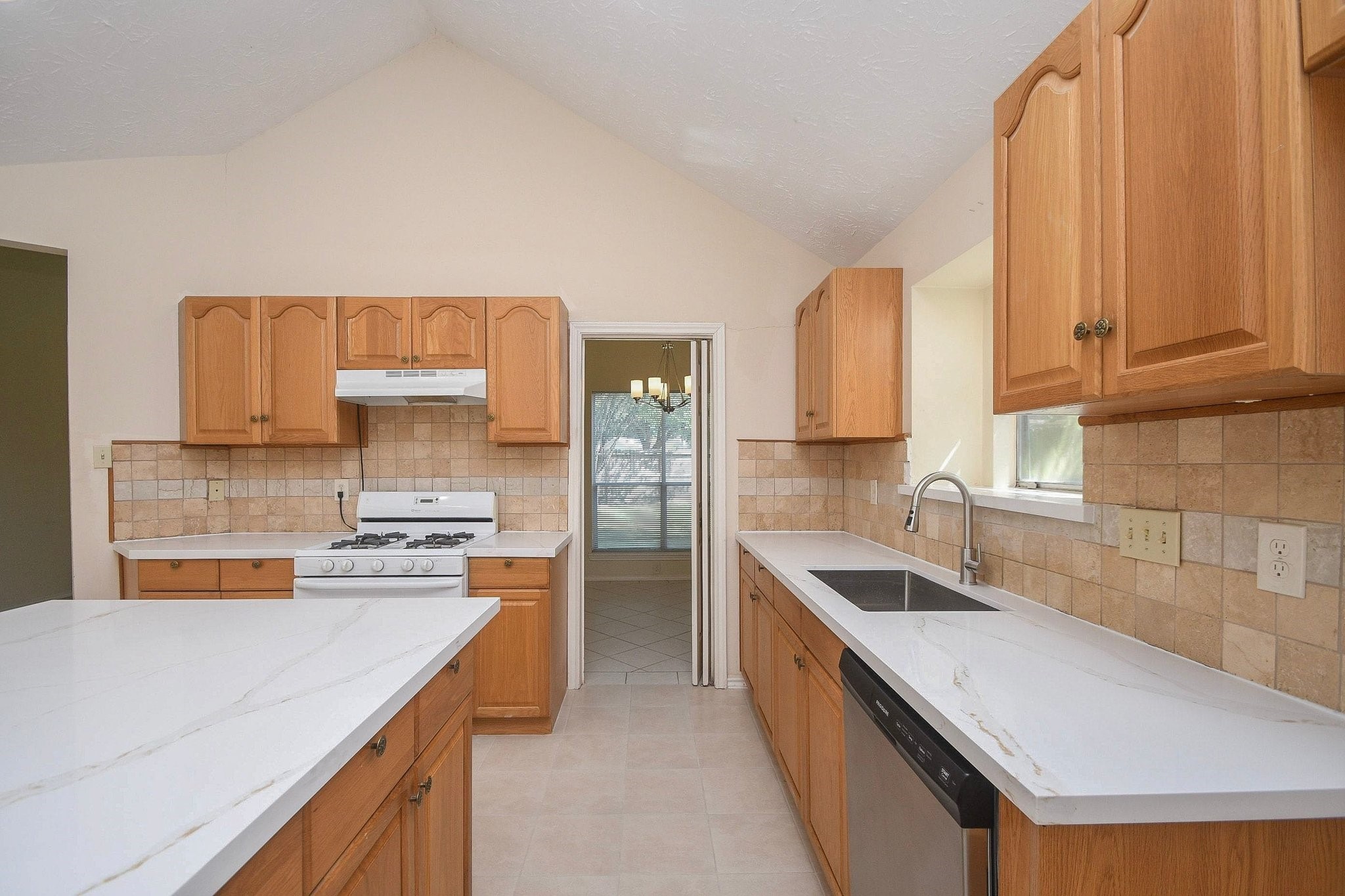 22518 Rangeview Drive Property Photo 12