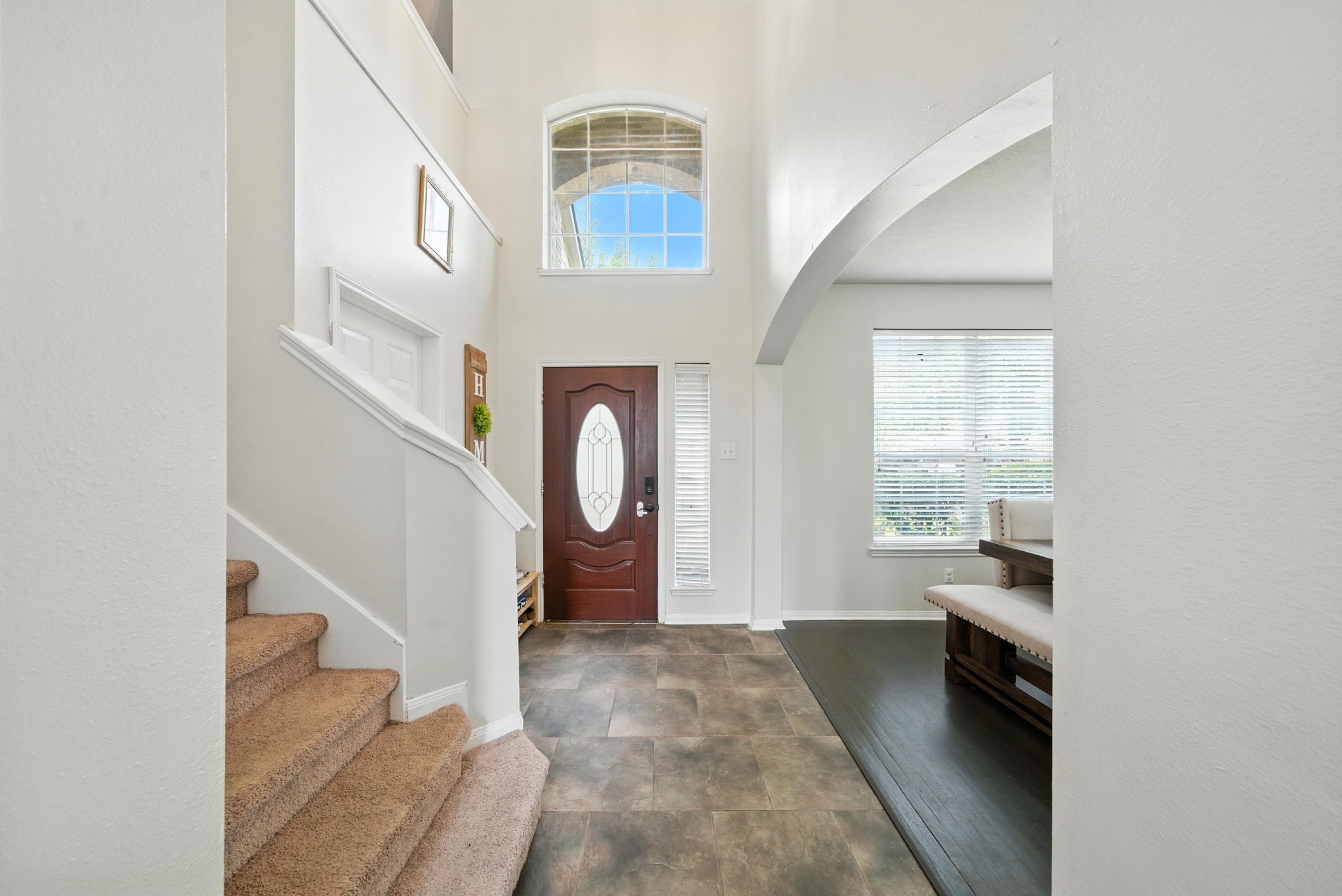 9310 Arrowhead Trace Lane Property Photo 3