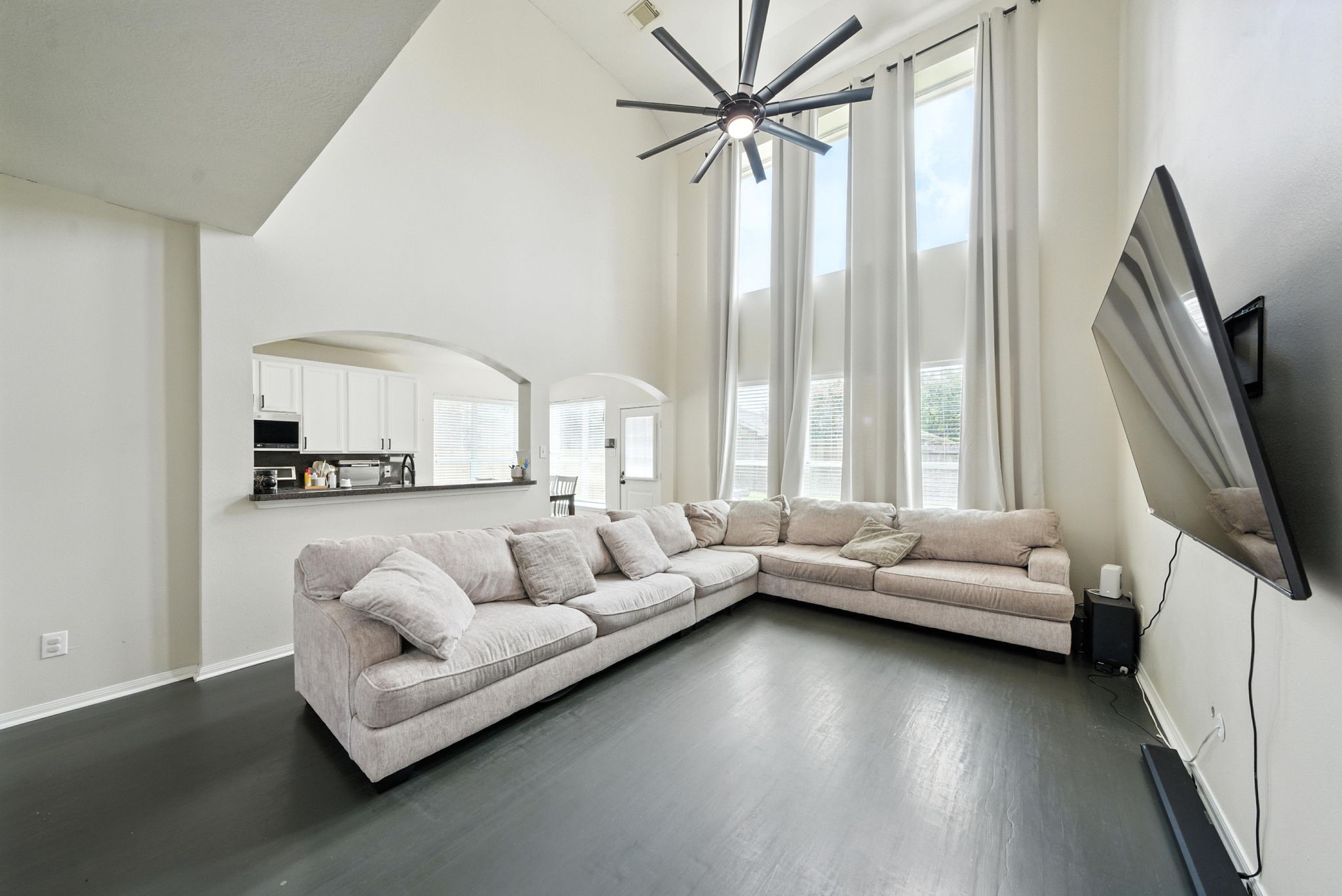 9310 Arrowhead Trace Lane Property Photo 5