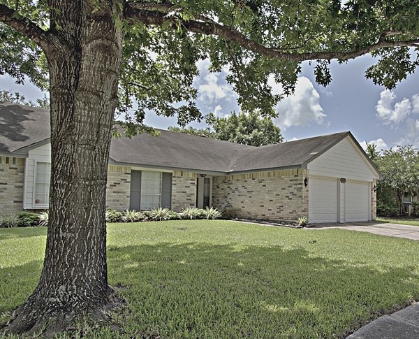 5107 Rivertree Lane Property Photo 1