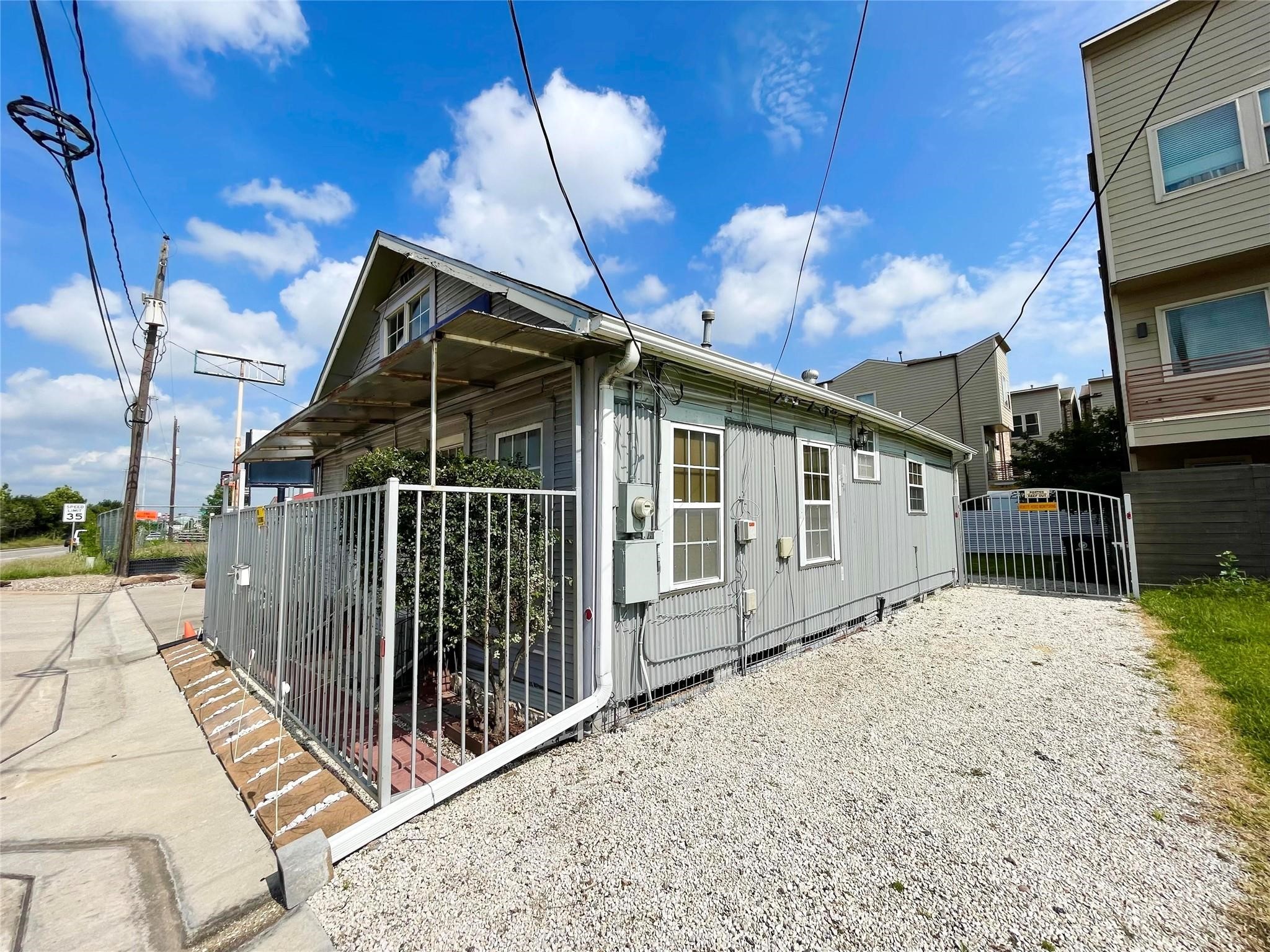 4516 Katy Freeway Property Photo 2