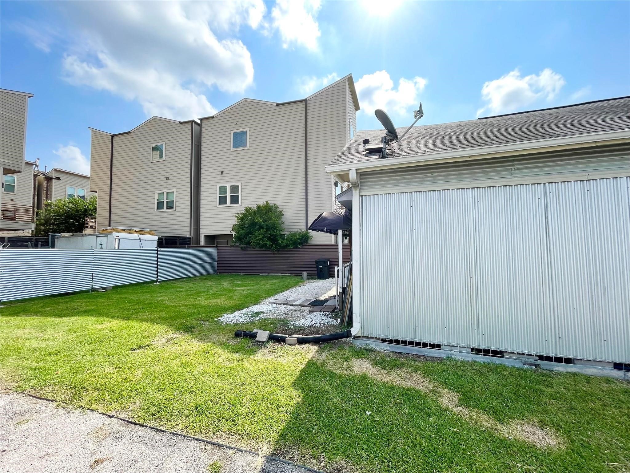 4516 Katy Freeway Property Photo 5