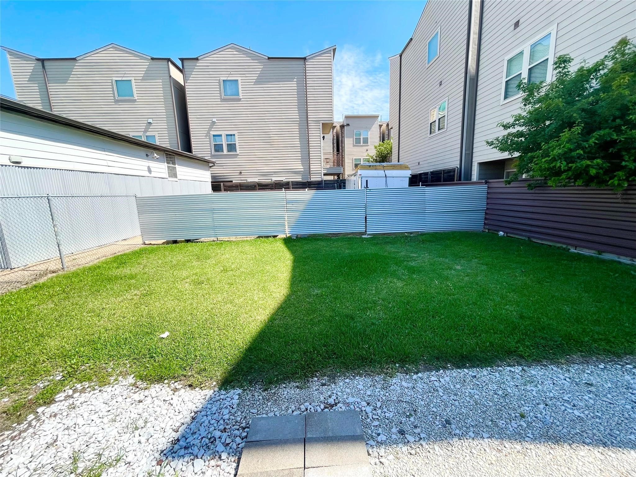 4516 Katy Freeway Property Photo 6