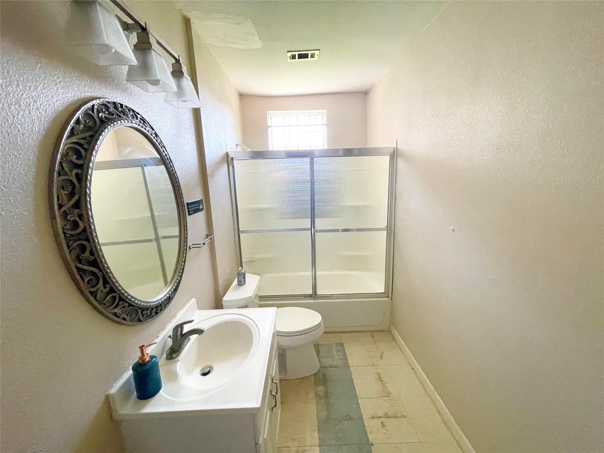 4516 Katy Freeway Property Photo 11