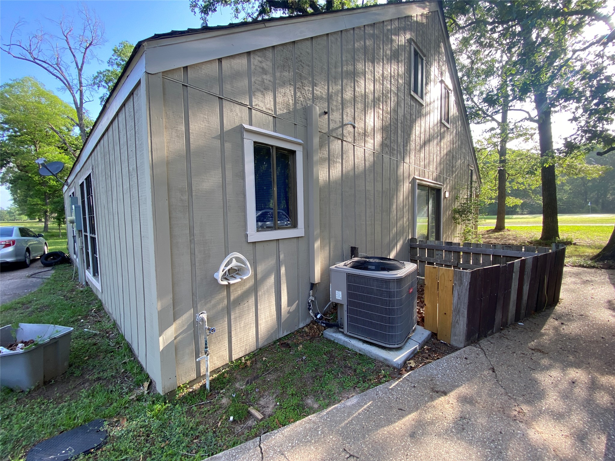 22358 Piney Point E C Property Photo 2