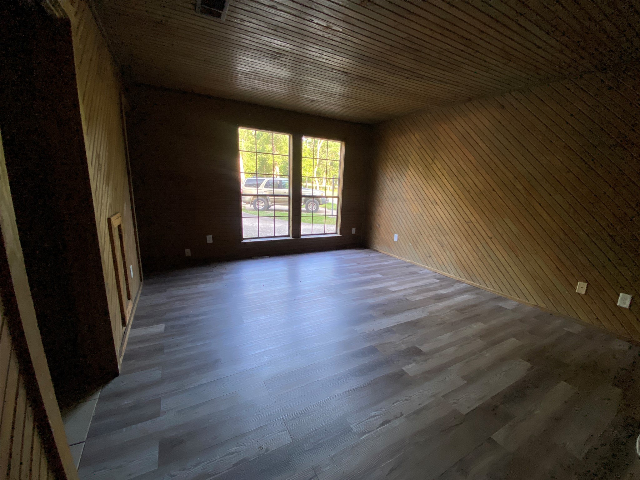 22358 Piney Point E C Property Photo 7
