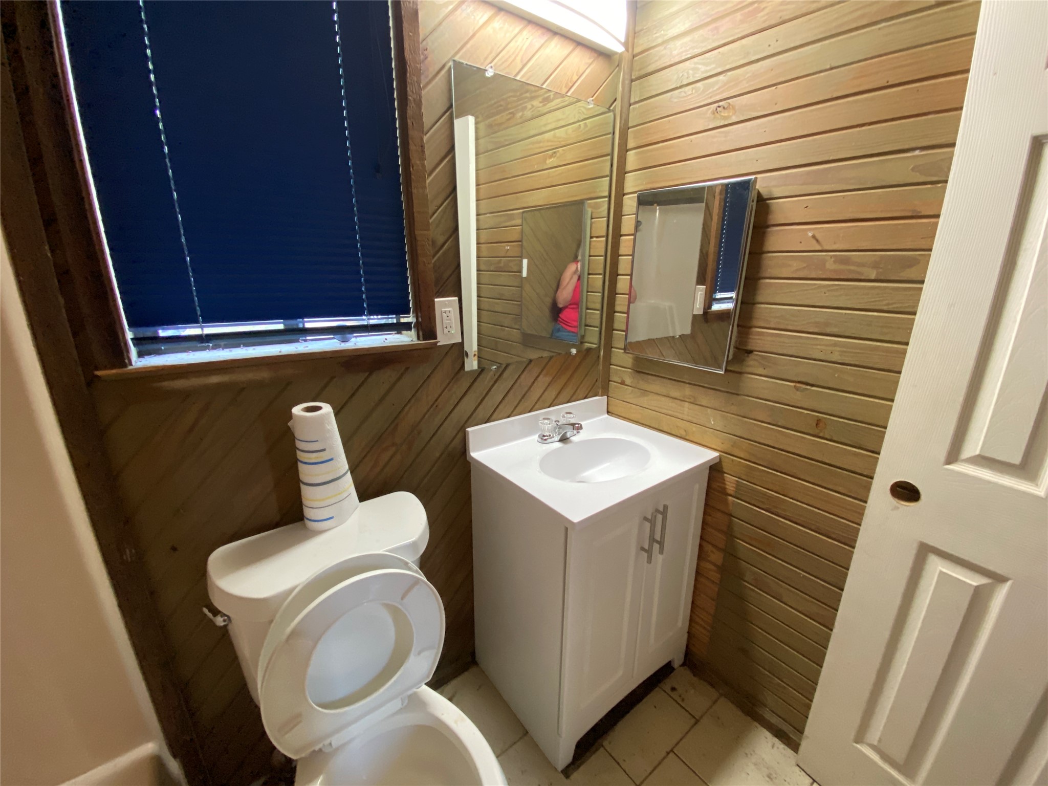 22358 Piney Point E C Property Photo 8