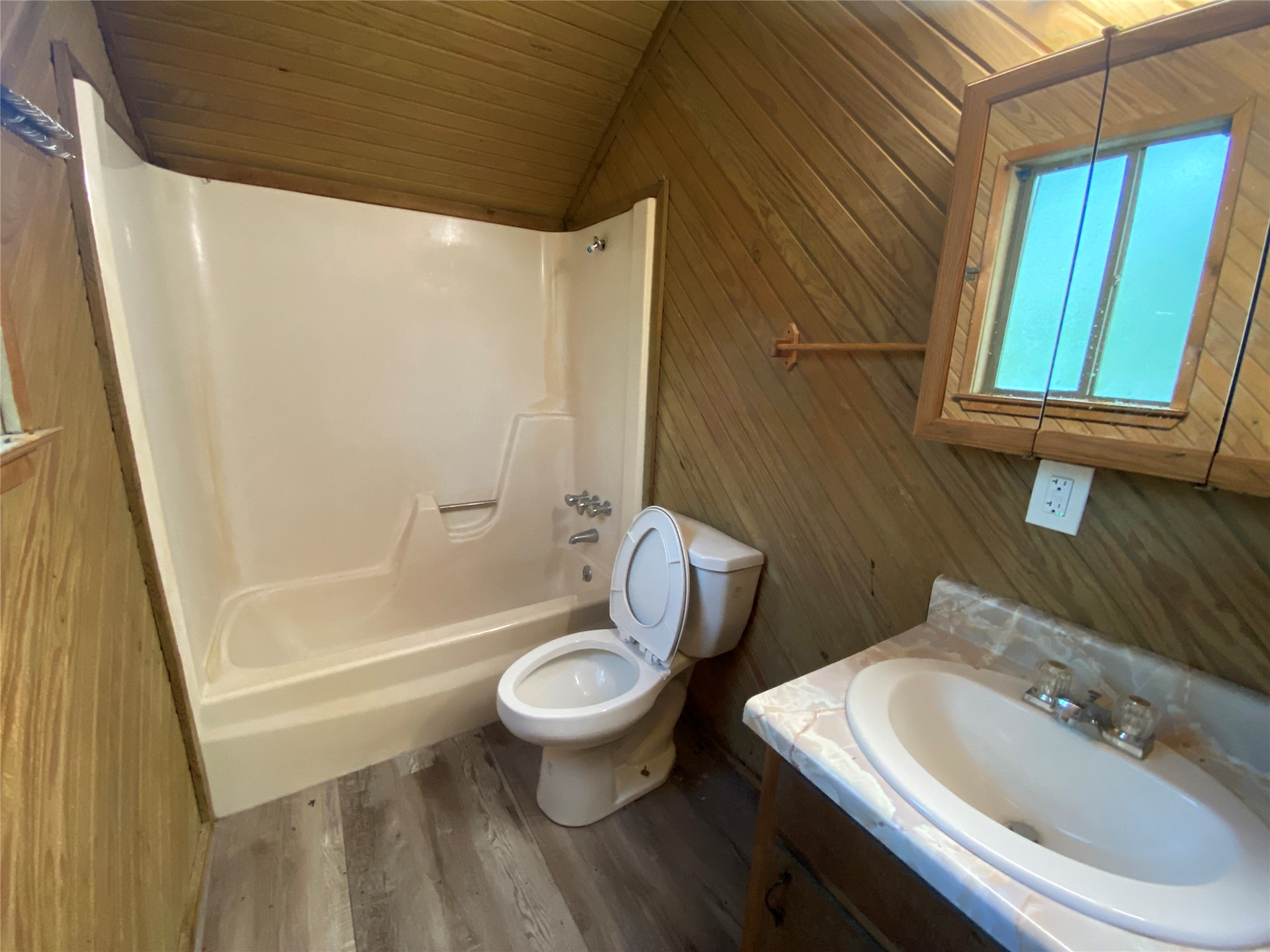 22358 Piney Point E C Property Photo 12