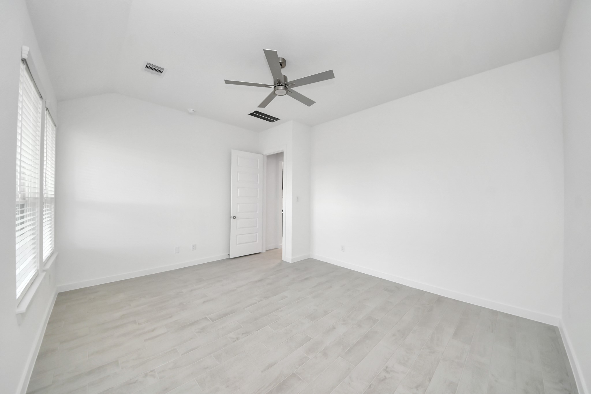24515 Broad Park Ct Property Photo 19