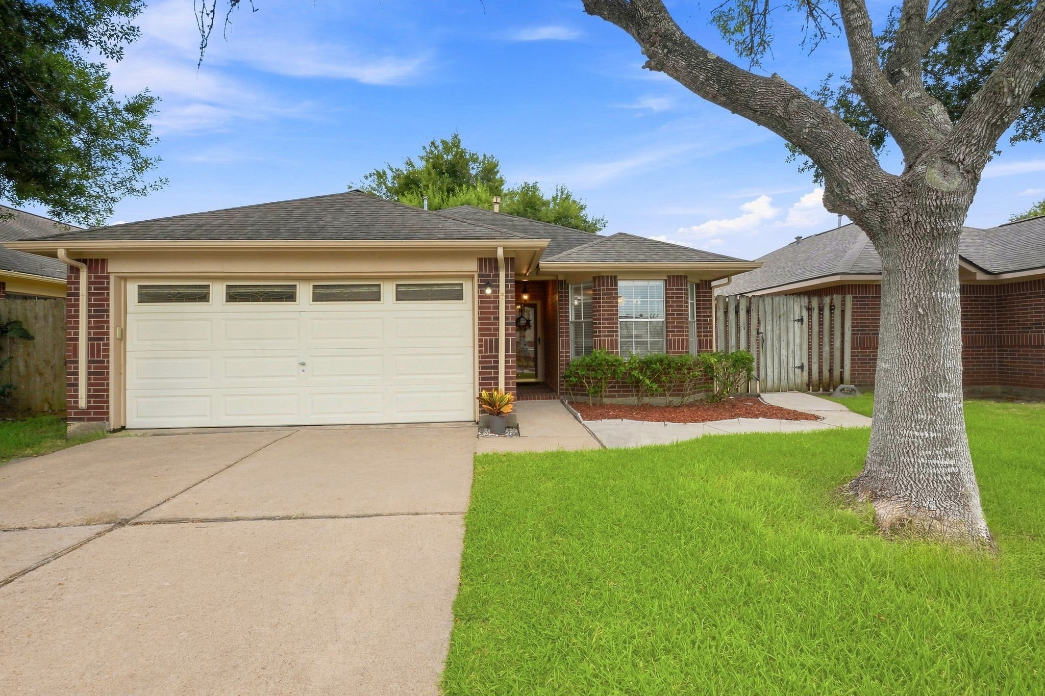 8105 Aspen Street Property Photo 1