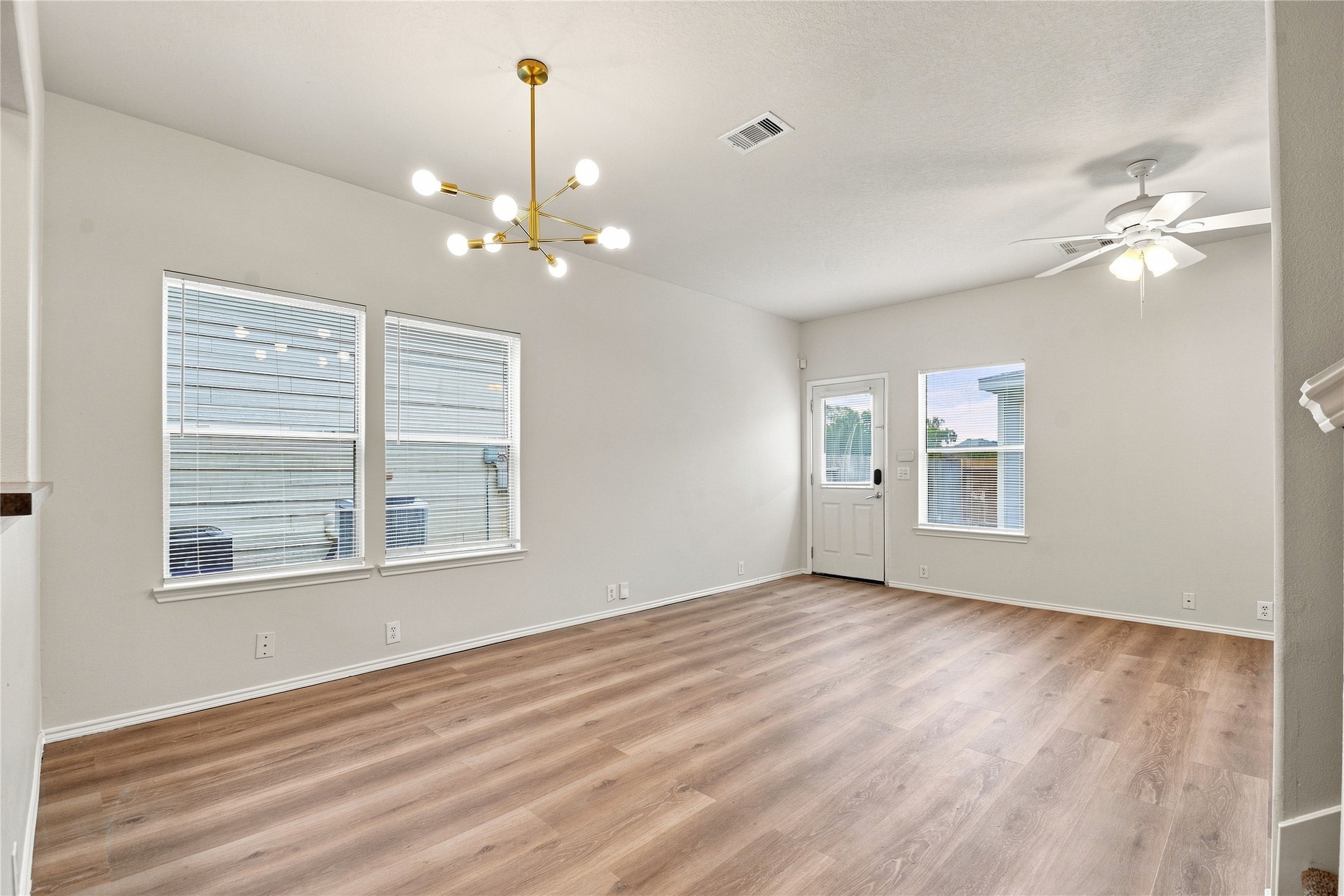 2214 Prairie Forest Trail Property Photo 4
