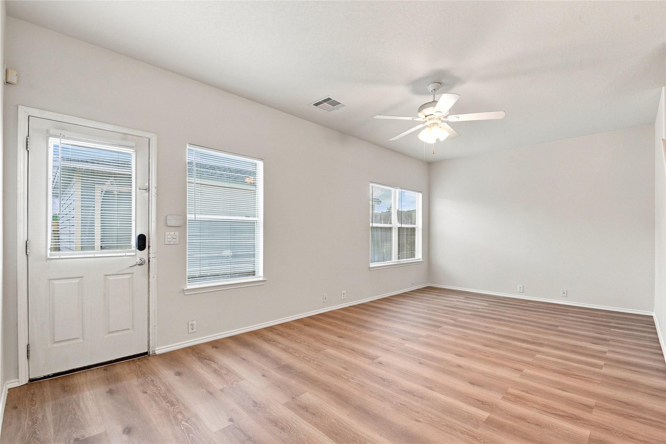 2214 Prairie Forest Trail Property Photo 6