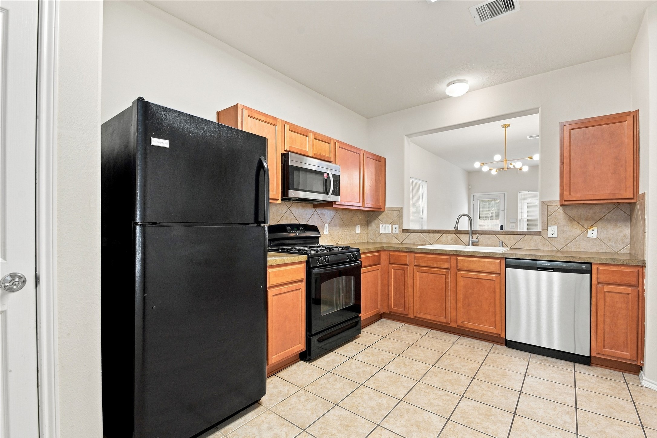 2214 Prairie Forest Trail Property Photo 9