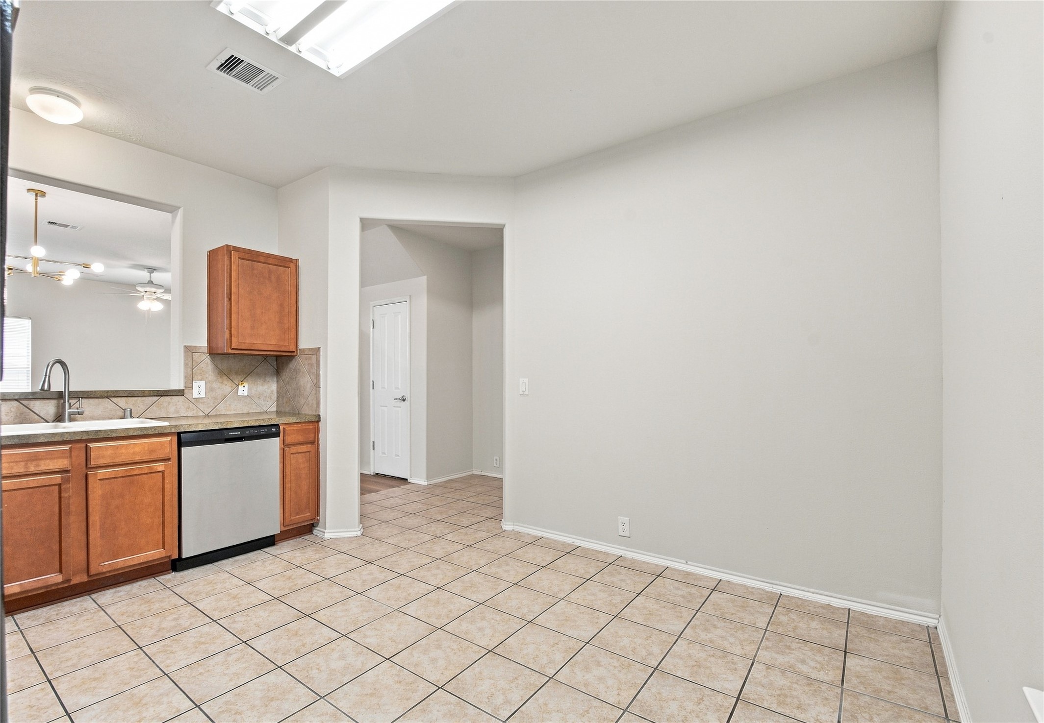 2214 Prairie Forest Trail Property Photo 12