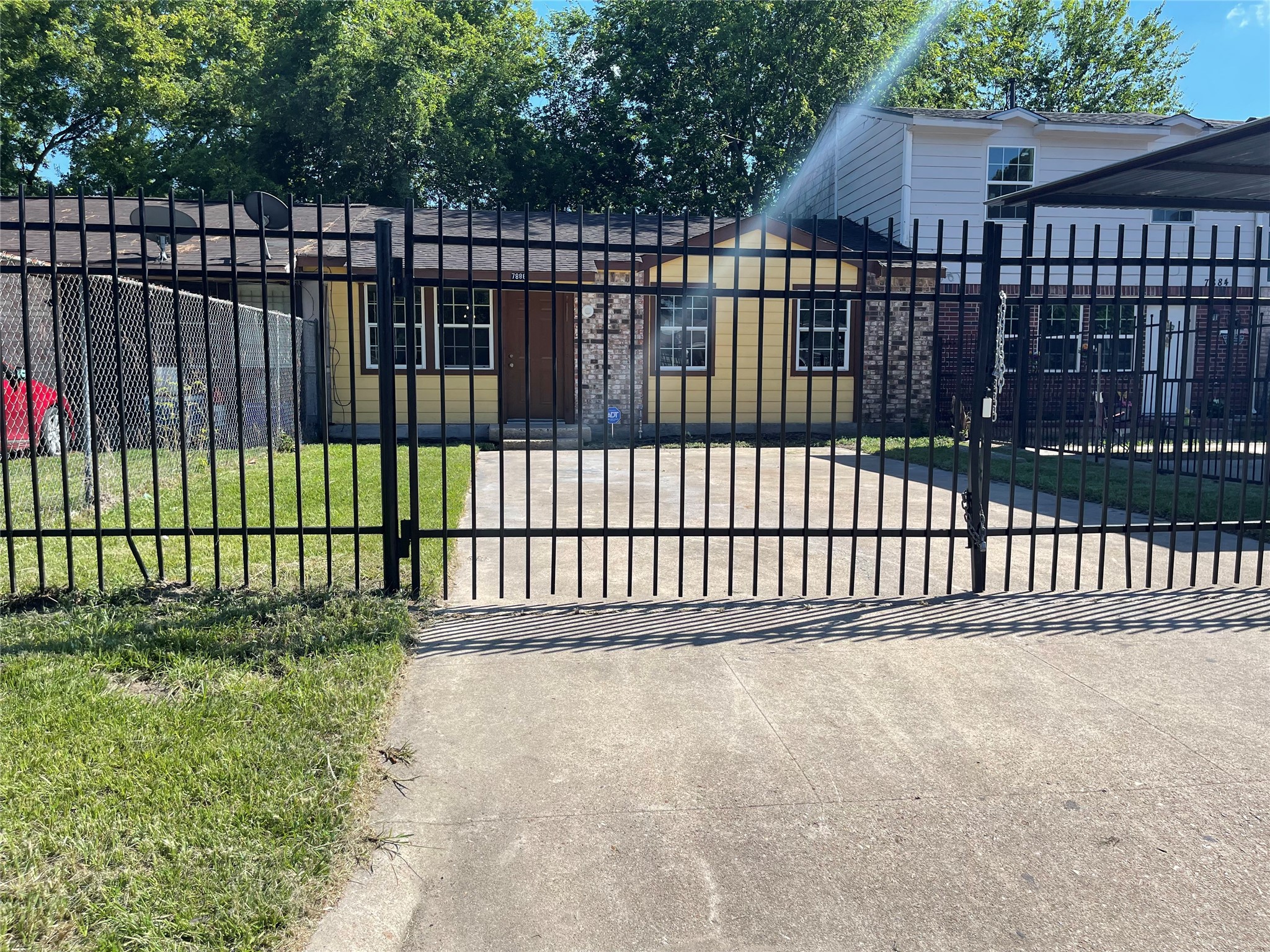 7886 Locksley Road Property Photo 3
