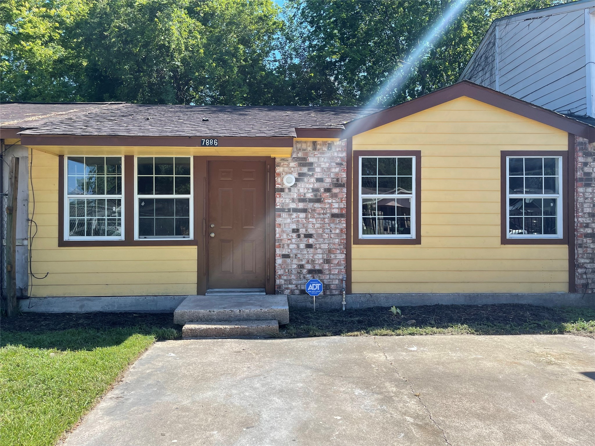 7886 Locksley Road Property Photo 4
