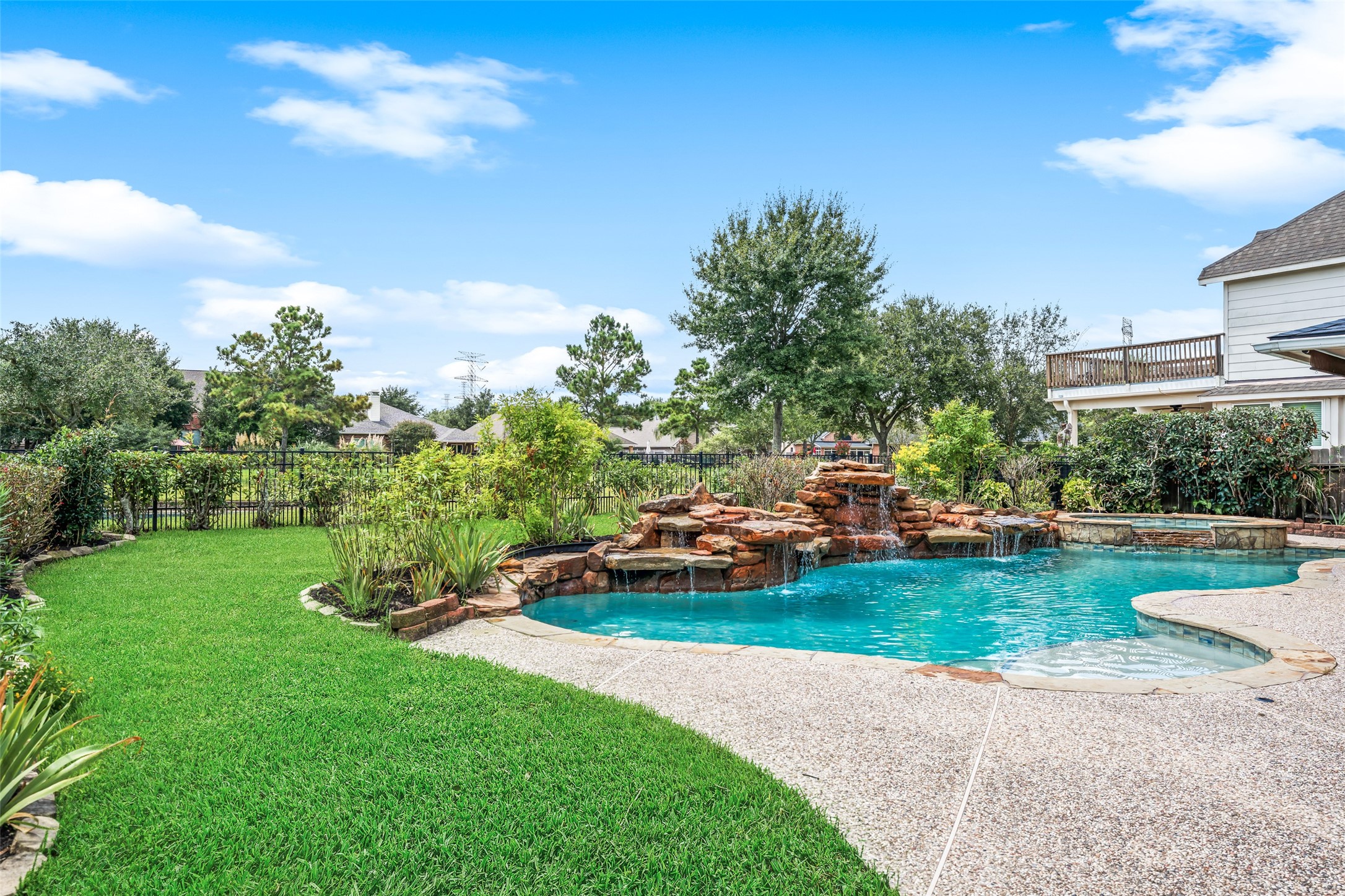 1125 Shady Knoll Property Photo 4